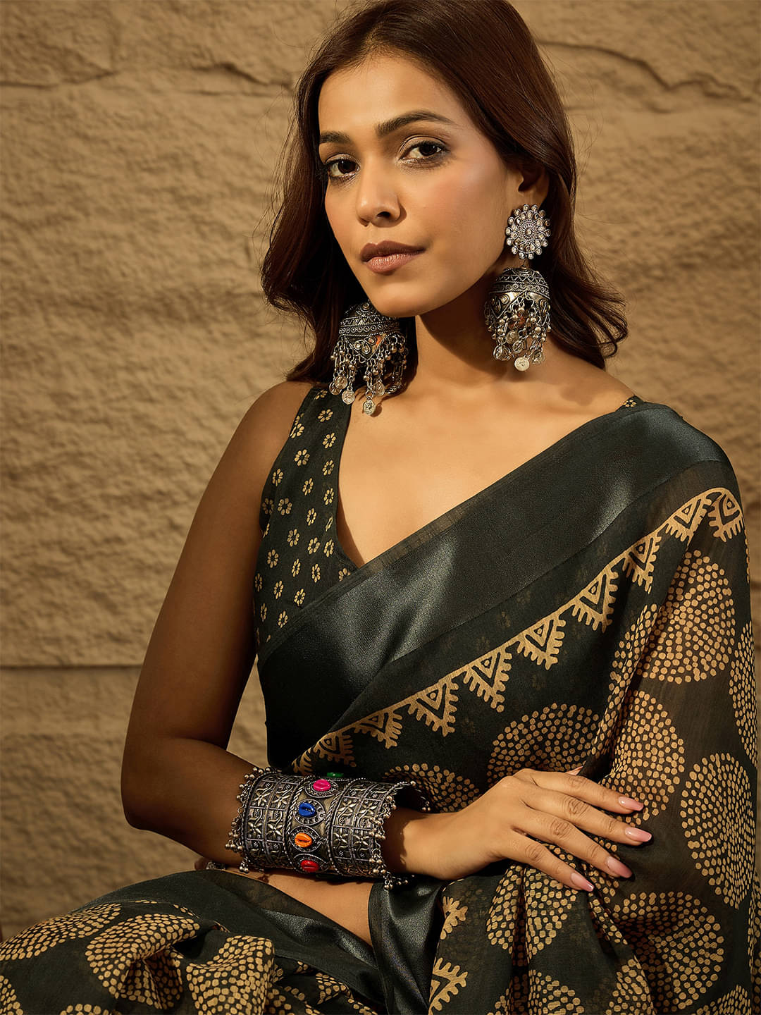     			Vaamsi Art Silk Printed Saree With Unstitched Blouse Piece ( Black )