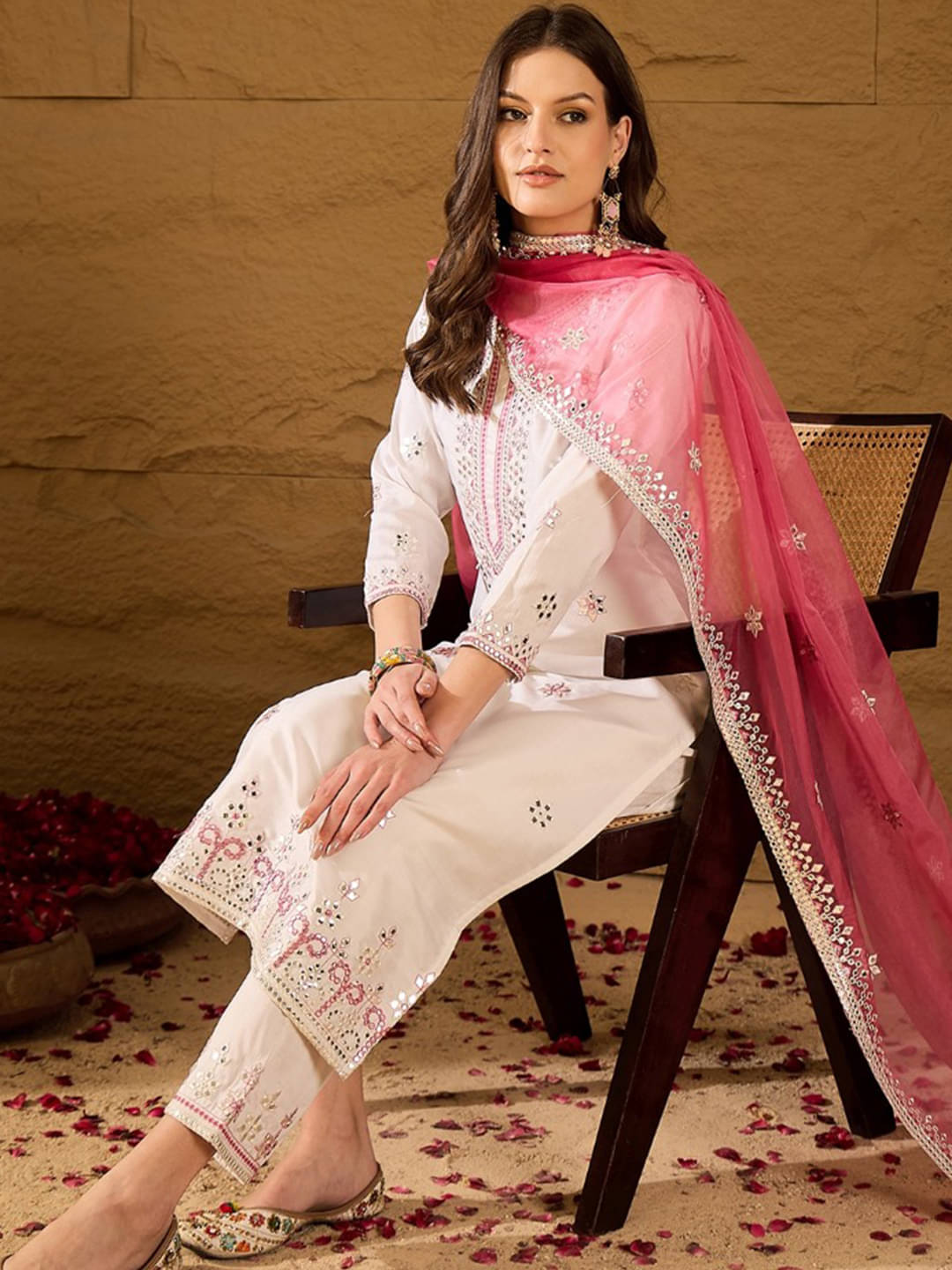     			Vaamsi Women Silk Blend Embellished Straight Kurti With Pants ( White )