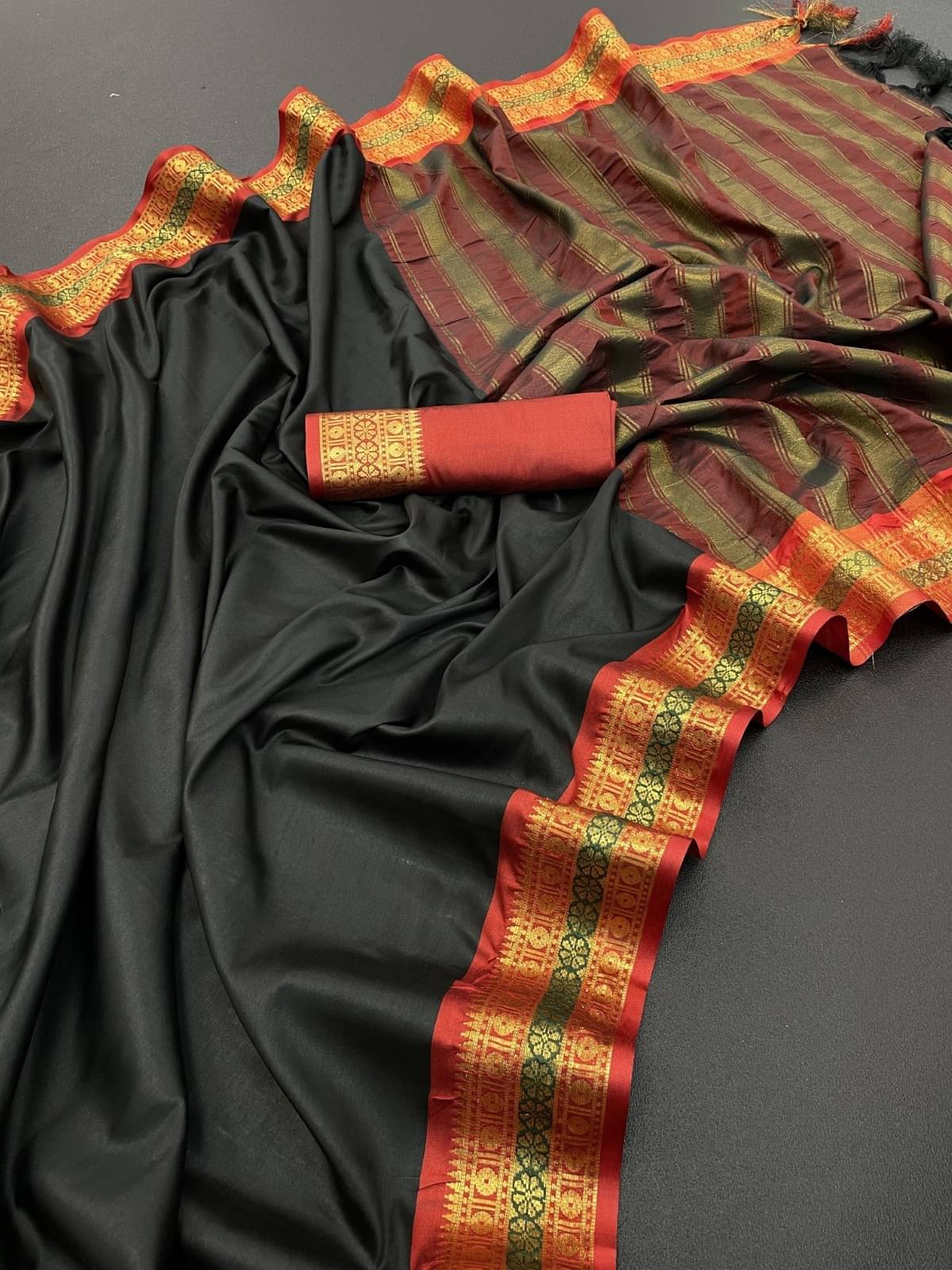 WOVEN STOCK Banarasi Silk Printed Saree With Unstitched Blouse Piece ( Black ) WOVEN STOCK Banarasi Silk Printed Saree With Unstitched Blouse Piece ( Black )