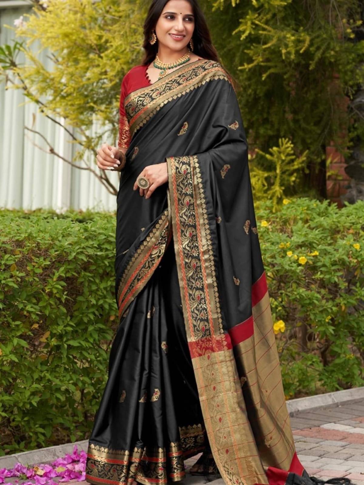 WOVEN STOCK Banarasi Silk Printed Saree With Unstitched Blouse Piece ( Black )     			WOVEN STOCK Banarasi Silk Printed Saree With Unstitched Blouse Piece ( Black )