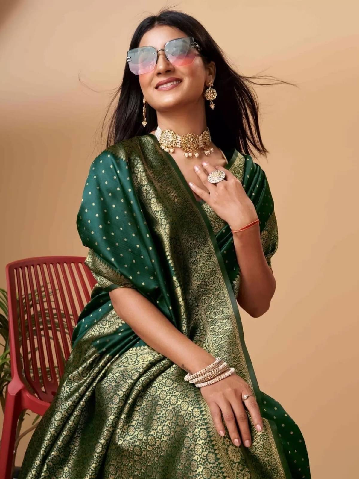 WOVEN STOCK Banarasi Silk Woven Saree With Unstitched Blouse Piece ( Green ) WOVEN STOCK Banarasi Silk Woven Saree With Unstitched Blouse Piece ( Green )