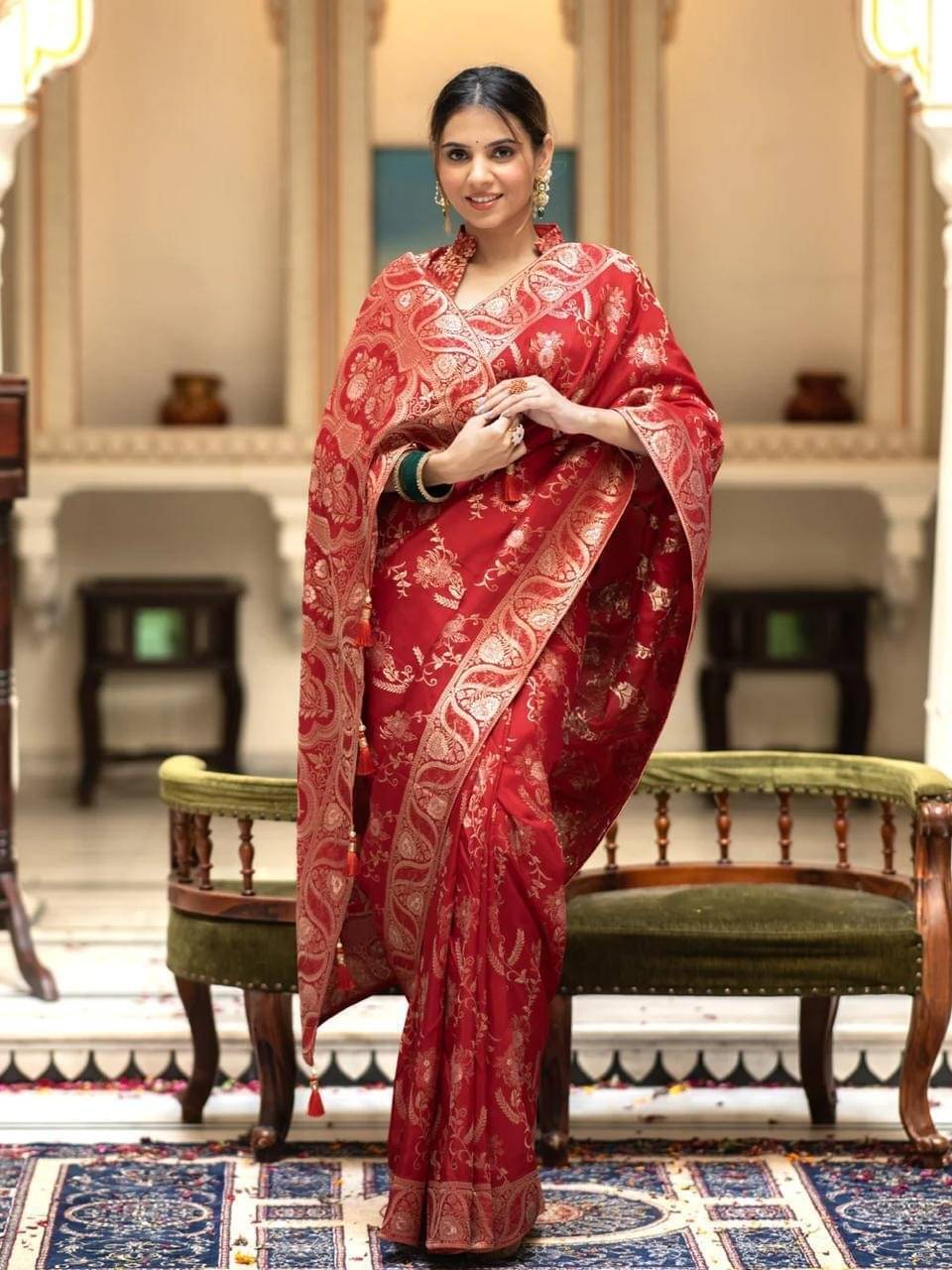 WOVEN STOCK Banarasi Silk Woven Saree With Unstitched Blouse Piece ( Red )     			WOVEN STOCK Banarasi Silk Woven Saree With Unstitched Blouse Piece ( Red )