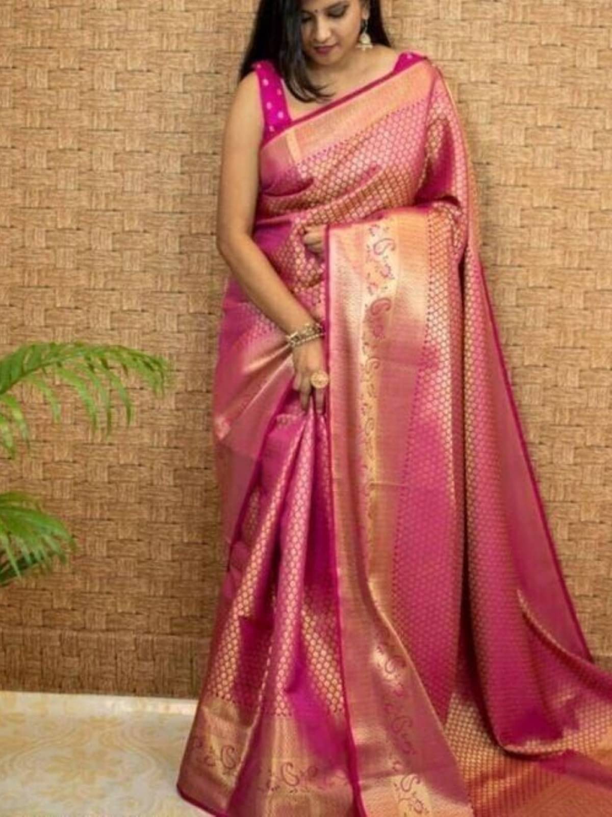     			WOVEN STOCK Banarasi Silk Woven Saree With Unstitched Blouse Piece ( Pink )