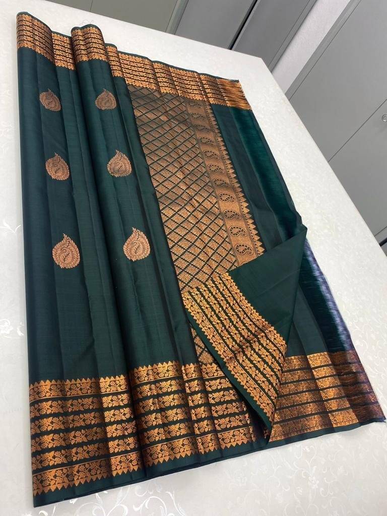     			WOVEN STOCK Banarasi Silk Woven Saree With Unstitched Blouse Piece ( Green )