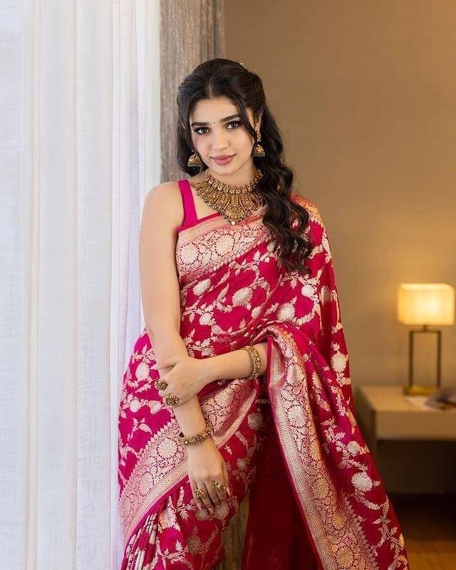 WOVEN STOCK Banarasi Silk Woven Saree With Unstitched Blouse Piece ( Pink )     			WOVEN STOCK Banarasi Silk Woven Saree With Unstitched Blouse Piece ( Pink )