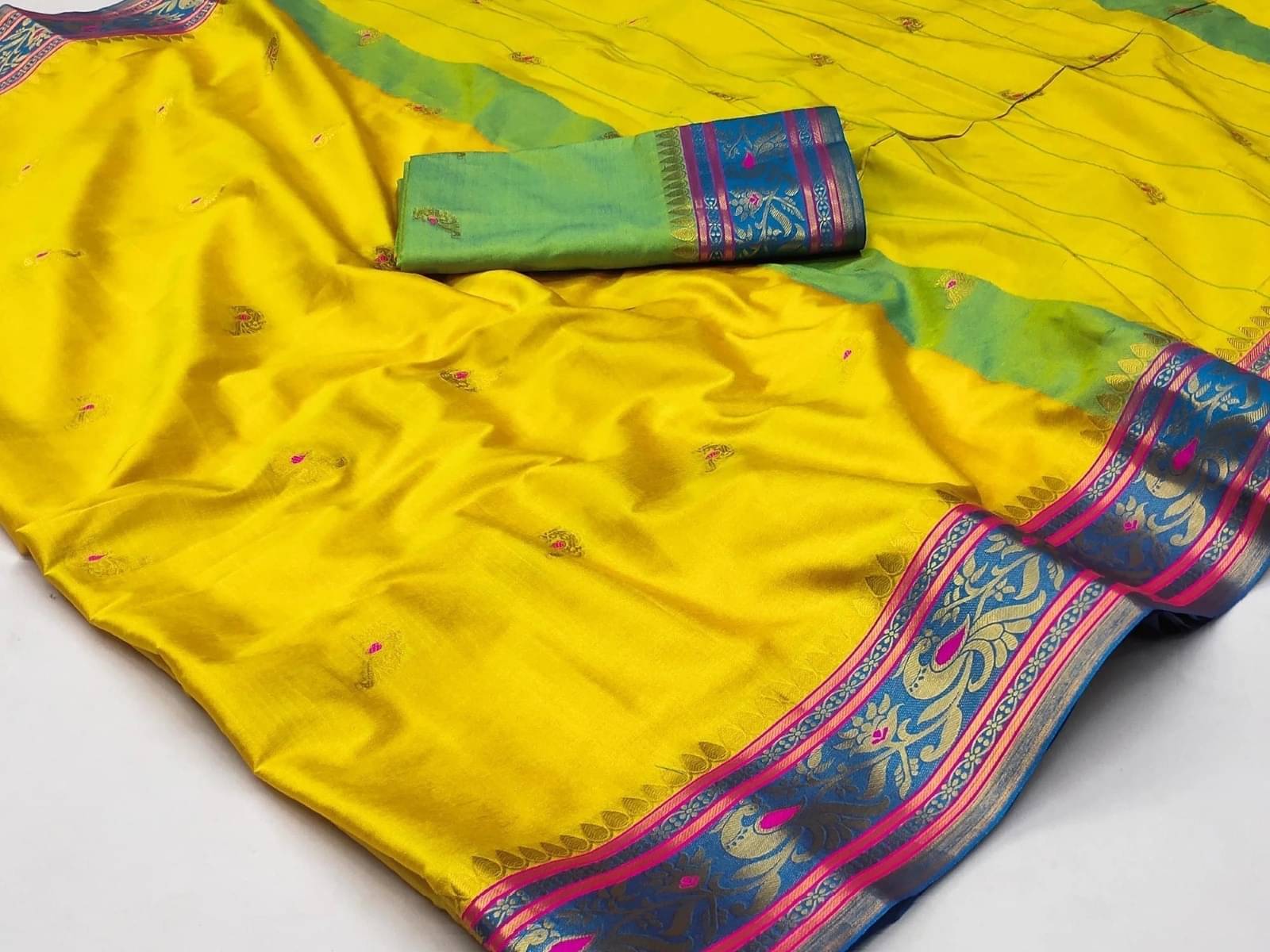 WOVEN STOCK Banarasi Silk Woven Saree With Unstitched Blouse Piece ( Black ) WOVEN STOCK Banarasi Silk Woven Saree With Unstitched Blouse Piece ( Black )