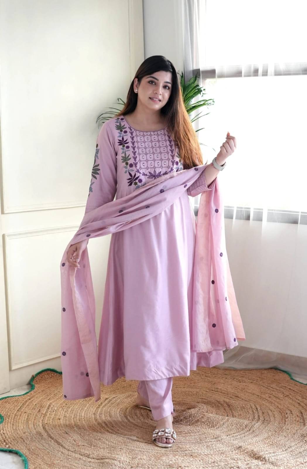     			ARISEN Store Women Chanderi Silk Embroidered Straight Kurti With Pants ( Beige )