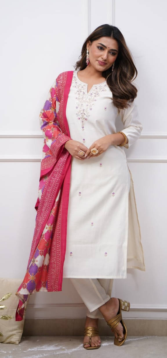 ARISEN Store Women Viscose Embroidered Straight Kurti With Pants ( White ) ARISEN Store Women Viscose Embroidered Straight Kurti With Pants ( White )