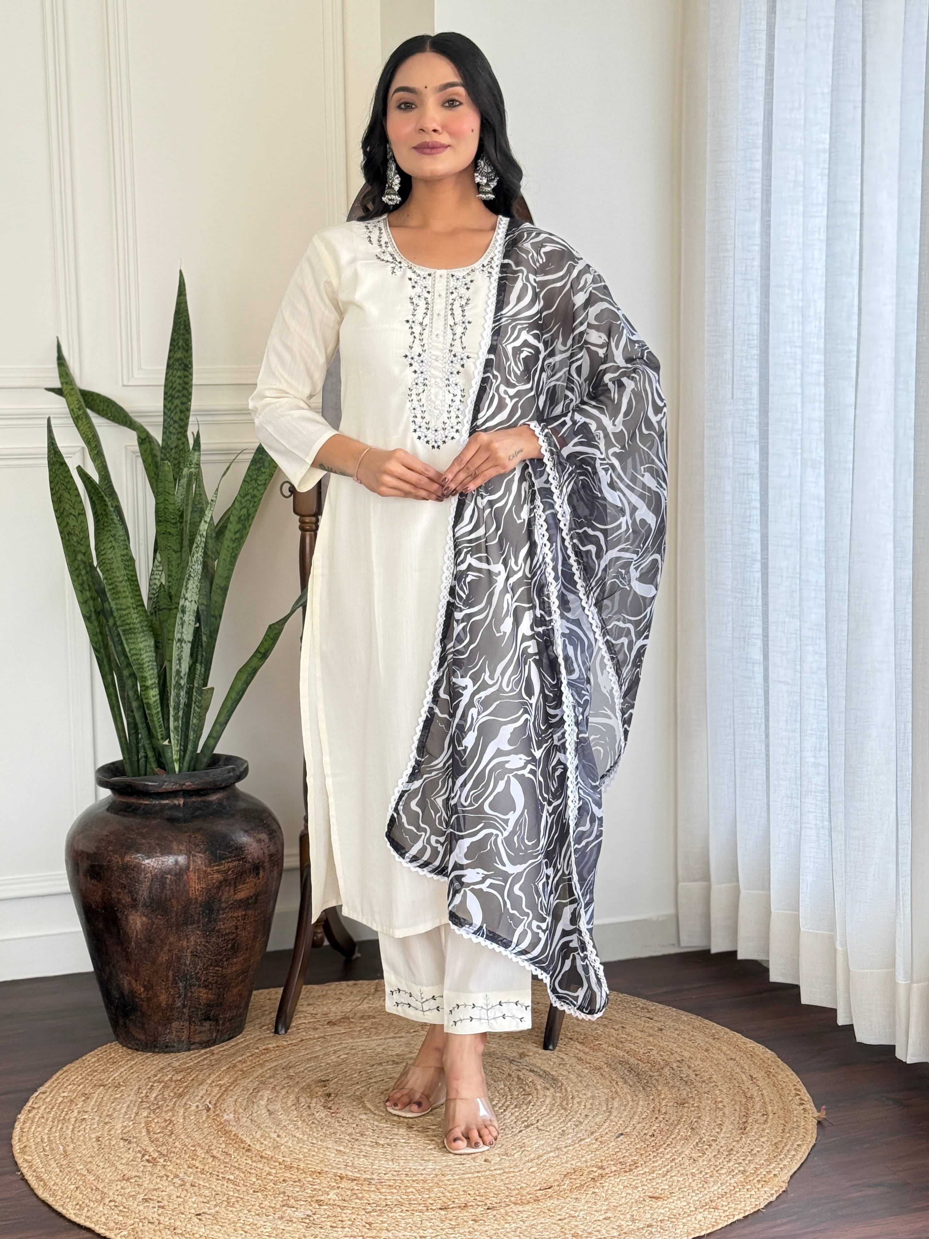 ARISEN Store Women Viscose Embroidered Straight Kurti With Pants ( White ) ARISEN Store Women Viscose Embroidered Straight Kurti With Pants ( White )