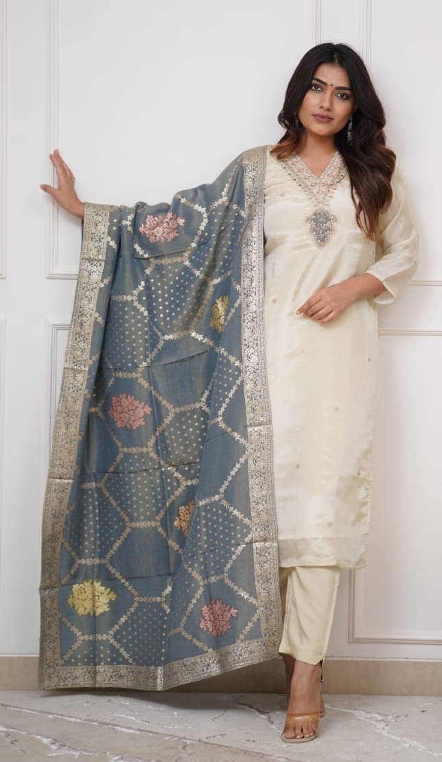     			ARISEN Store Women Viscose Embroidered Straight Kurti With Pants ( White )