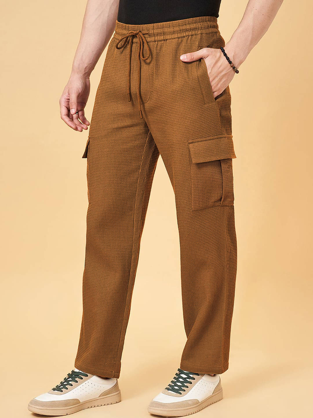     			INDICLUB Loose Flat Men's Cargos - Brown ( Pack of 1 )