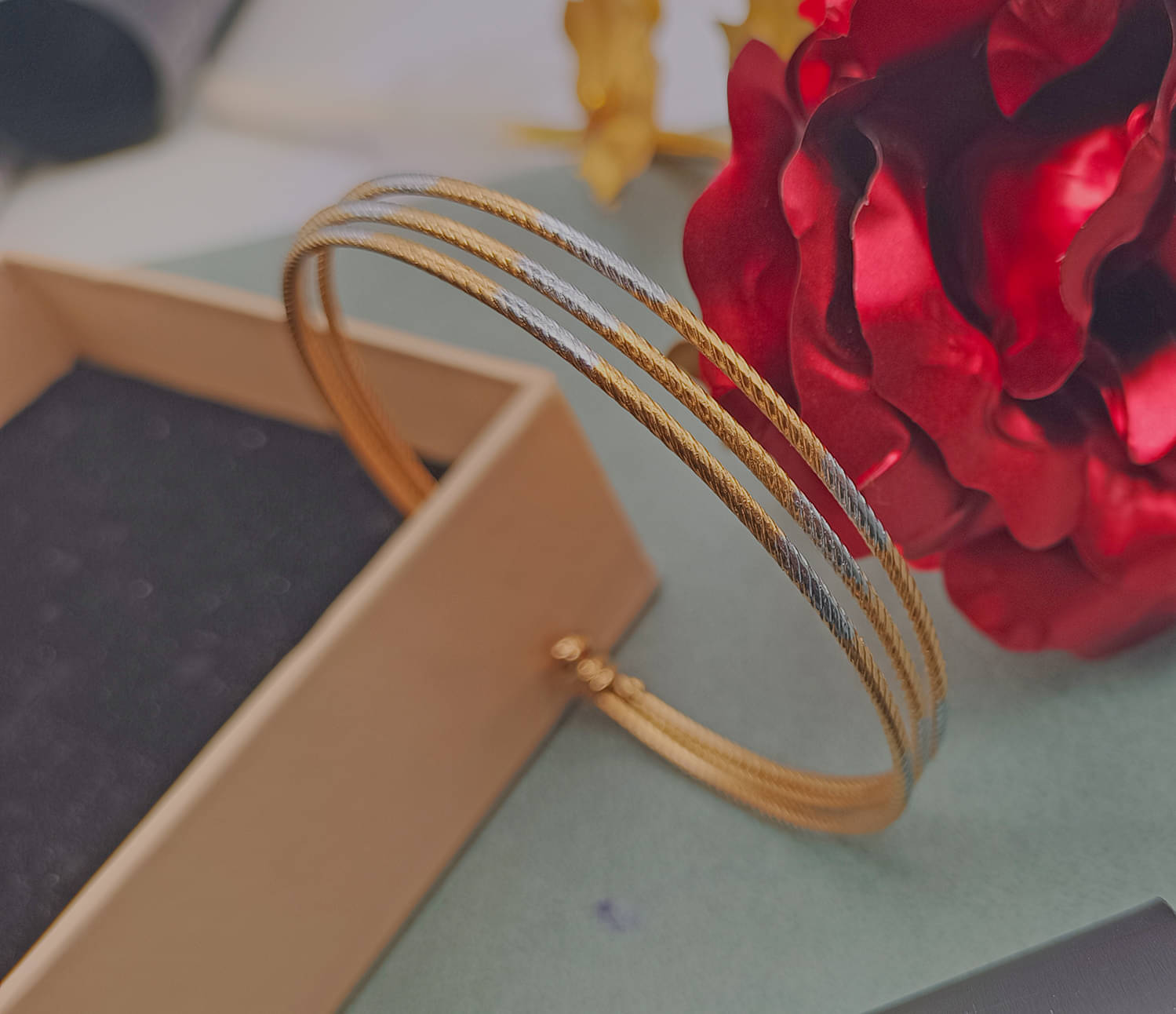 KRIMO Multicolor Bangle ( Pack of 1 ) KRIMO Multicolor Bangle ( Pack of 1 )