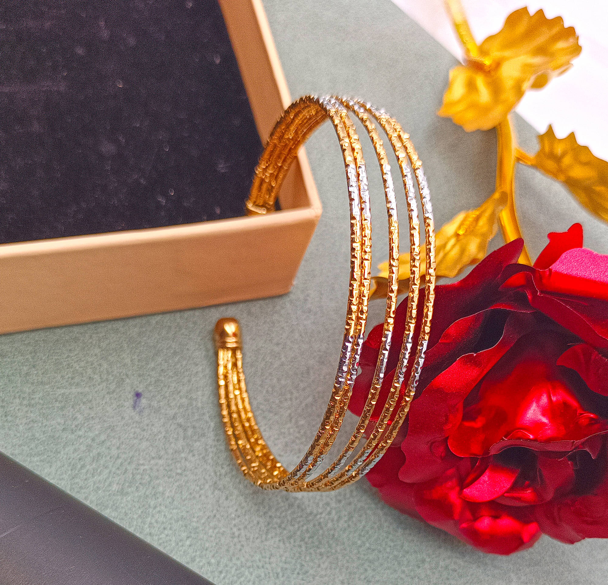 SHANKH-KRIVA Gold Cuff ( Pack of 1 ) SHANKH-KRIVA Gold Cuff ( Pack of 1 )