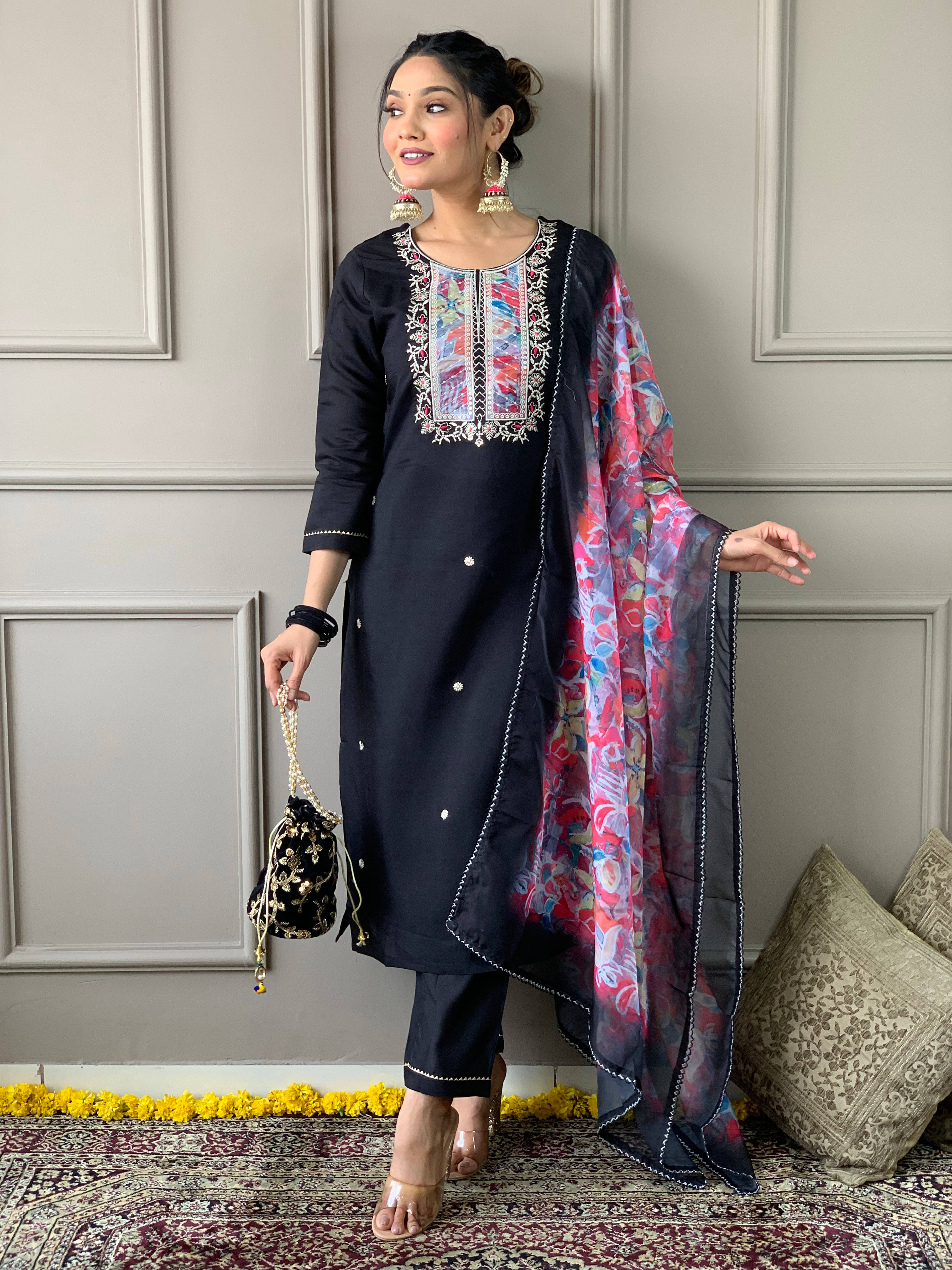     			Vaidehi Fashion Women Viscose Embroidered Straight Kurti With Pants ( Black )