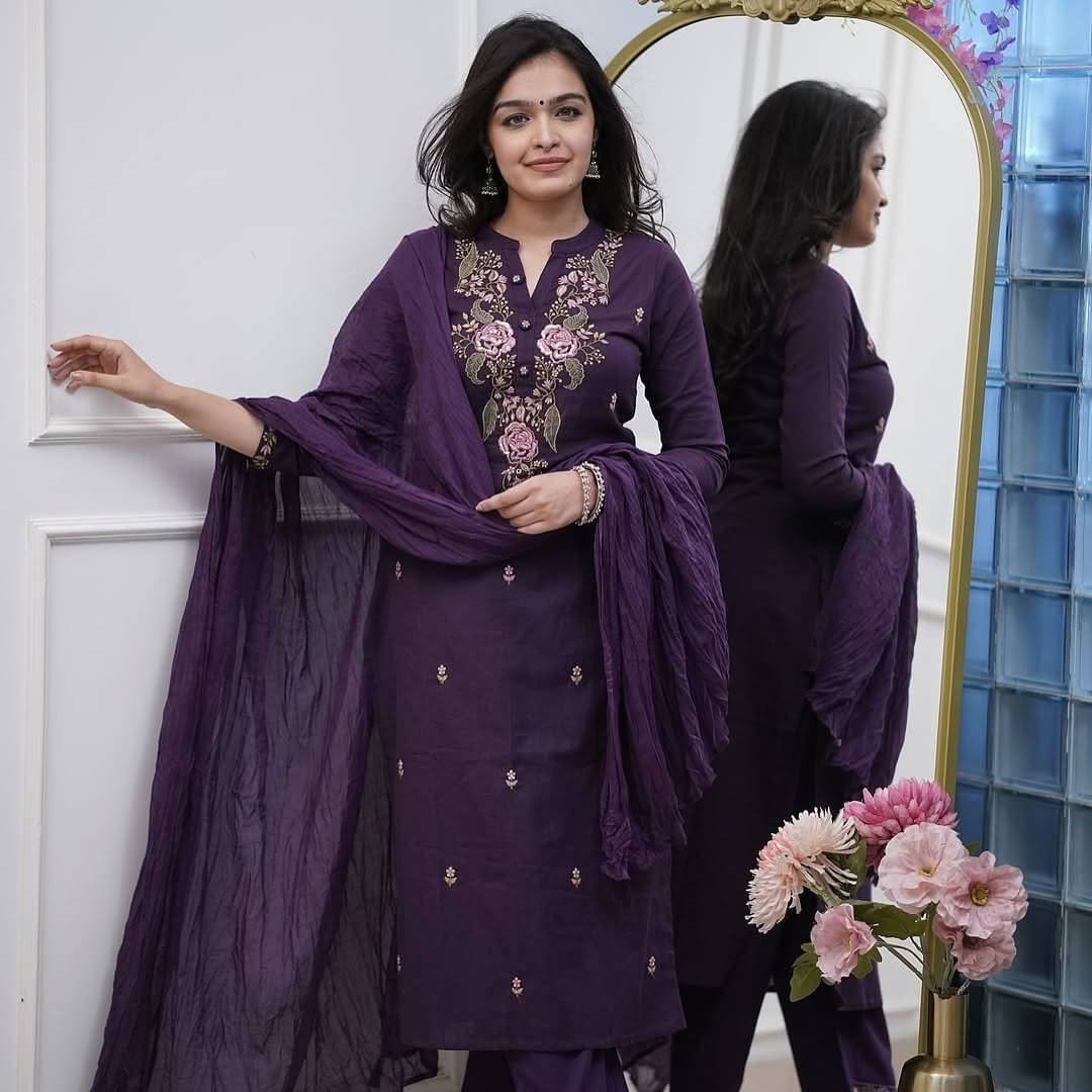     			Vaidehi Fashion Women Viscose Embroidered Straight Kurti With Pants ( Purple )