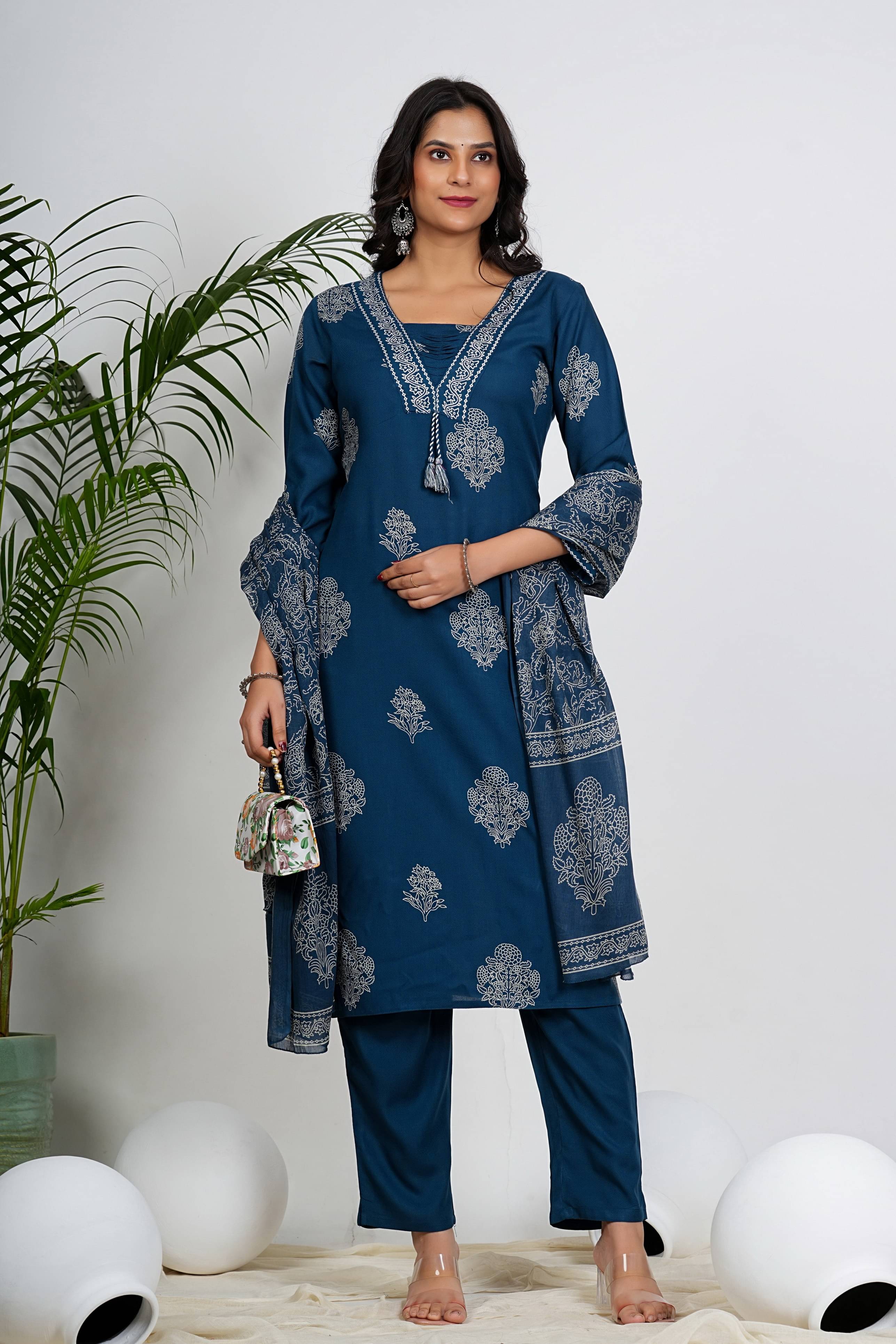     			Vbuyz Women Cotton Printed Straight Kurti With Pants ( Blue )
