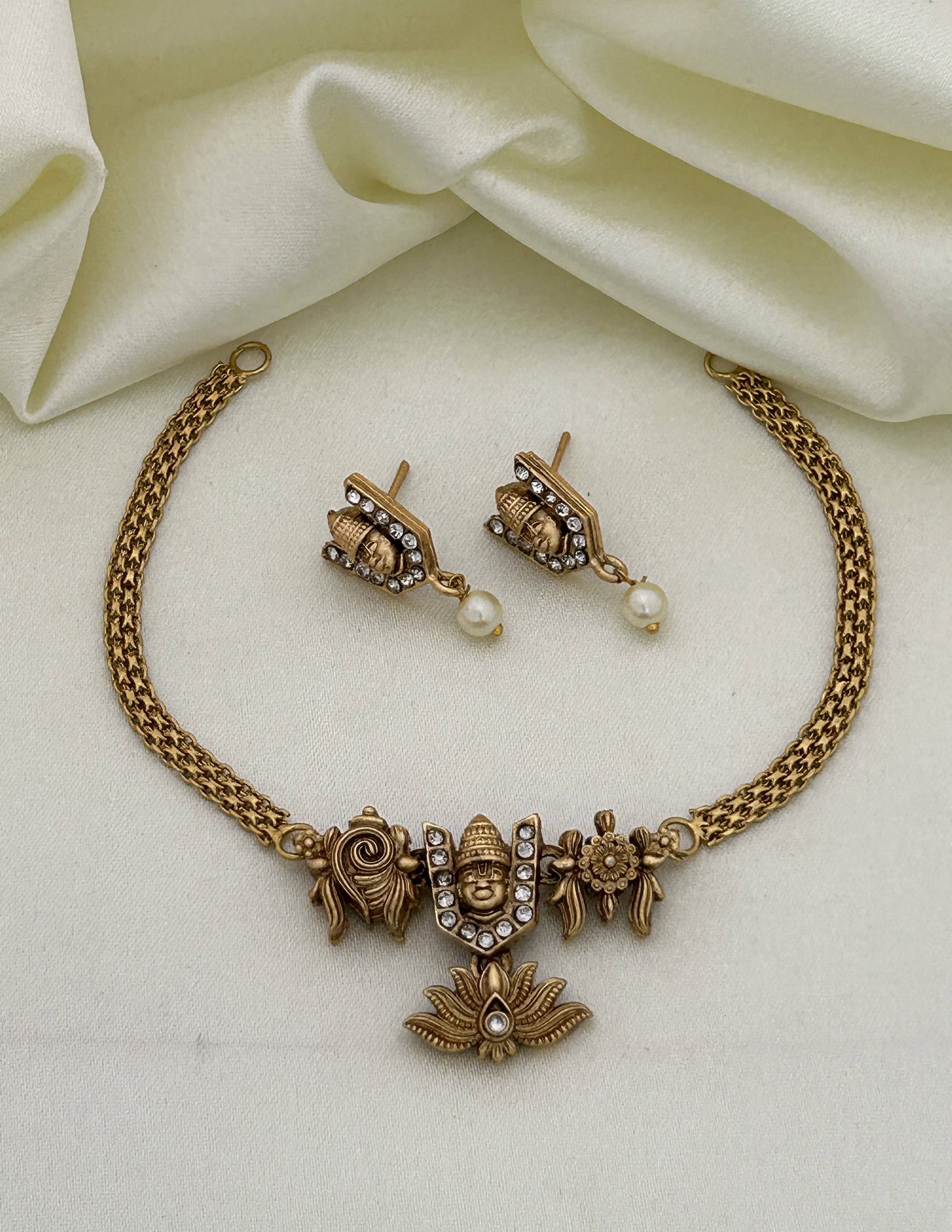     			ROFARWORD Gold Brass Necklace Set ( Pack of 1 )