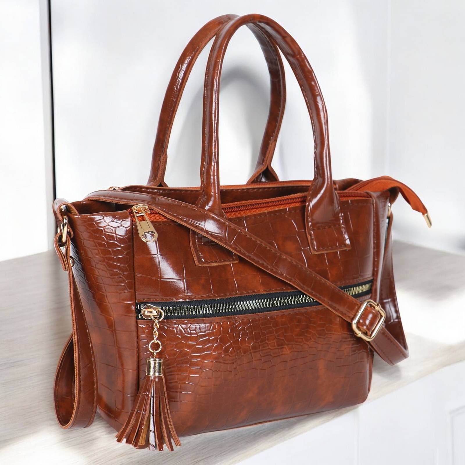     			UOB Handheld Bag Faux Leather Set of 1 ( Tan )