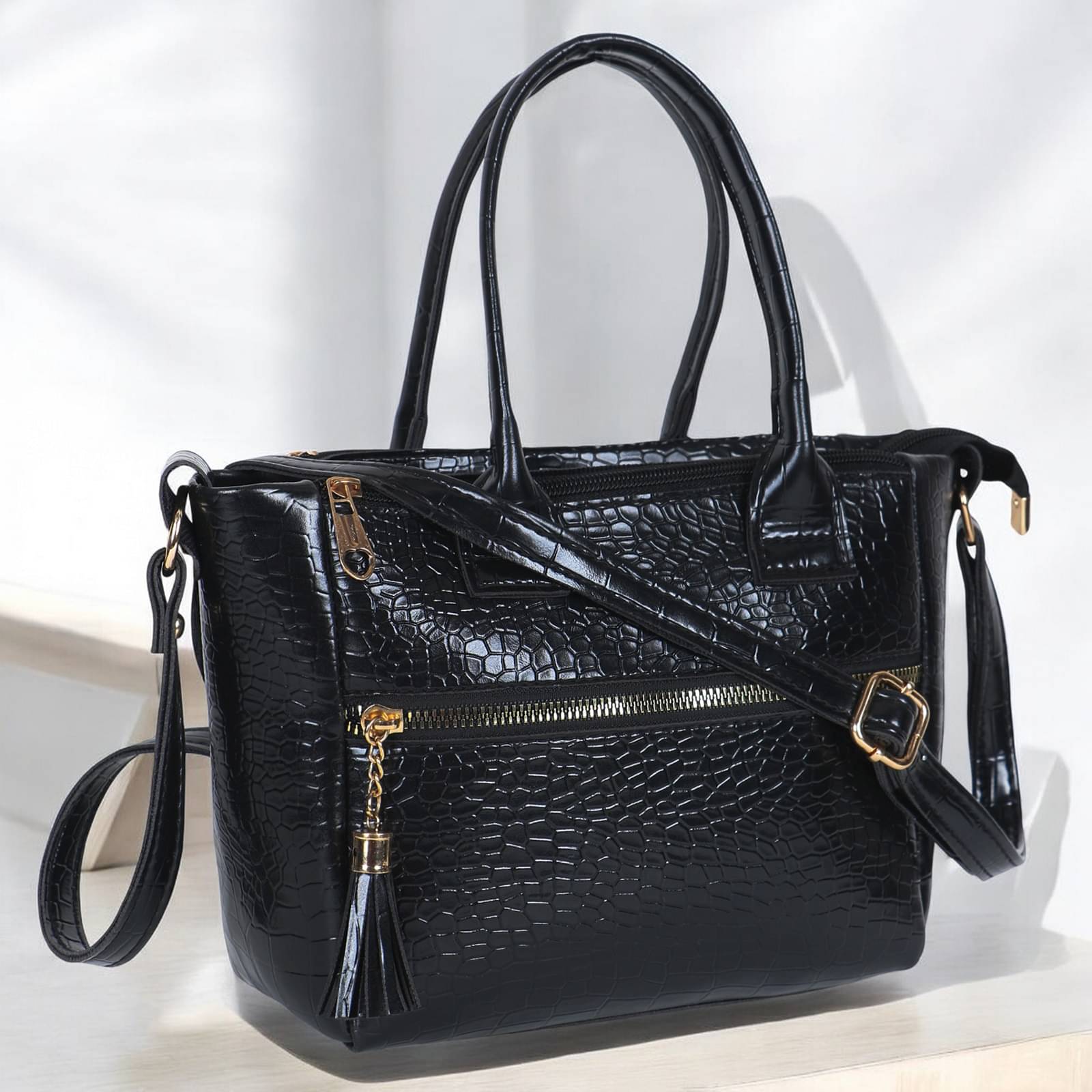     			UOB Handheld Bag Faux Leather Set of 1 ( Black )