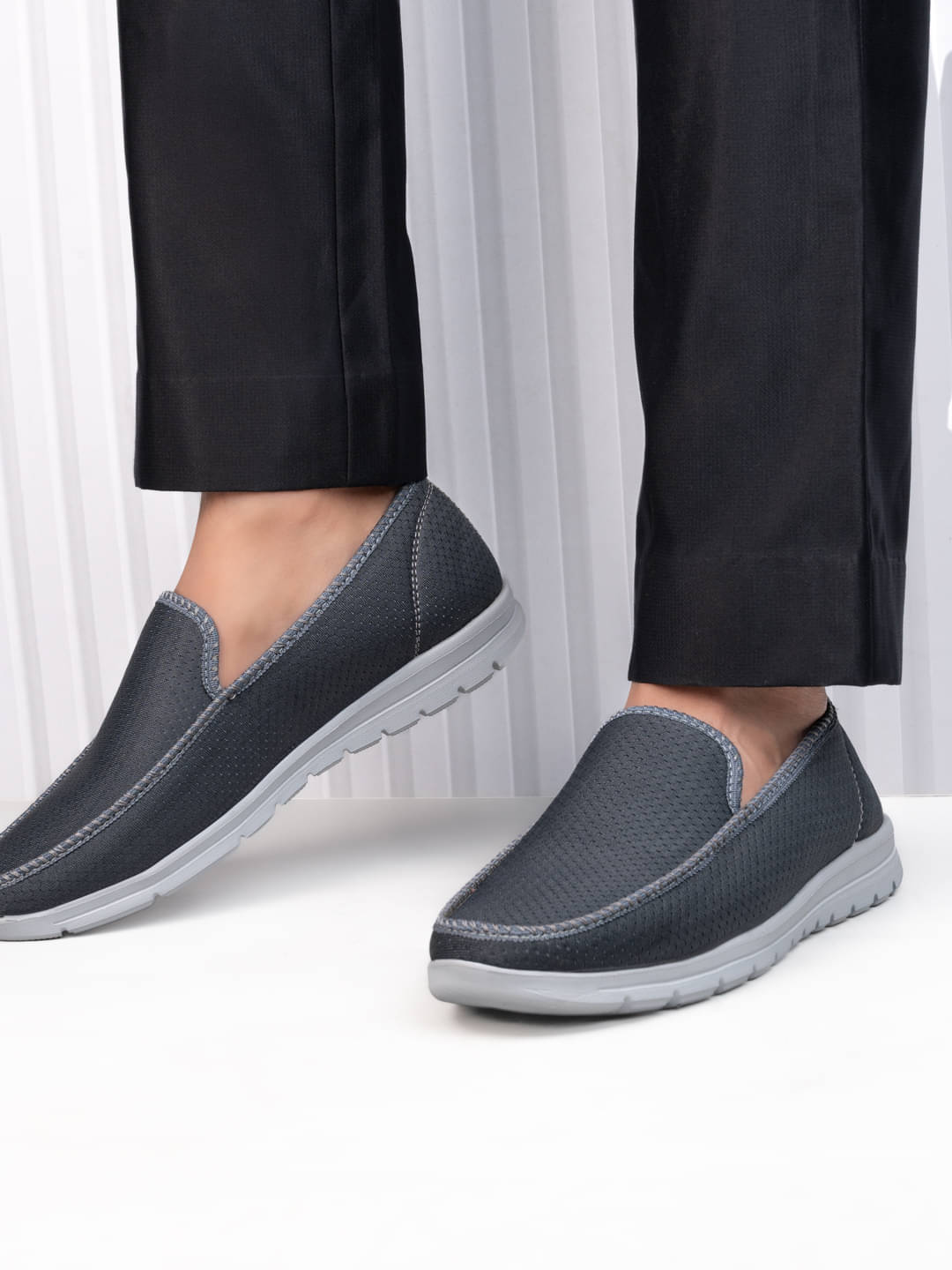     			Fentacia Gray Men's Slip on