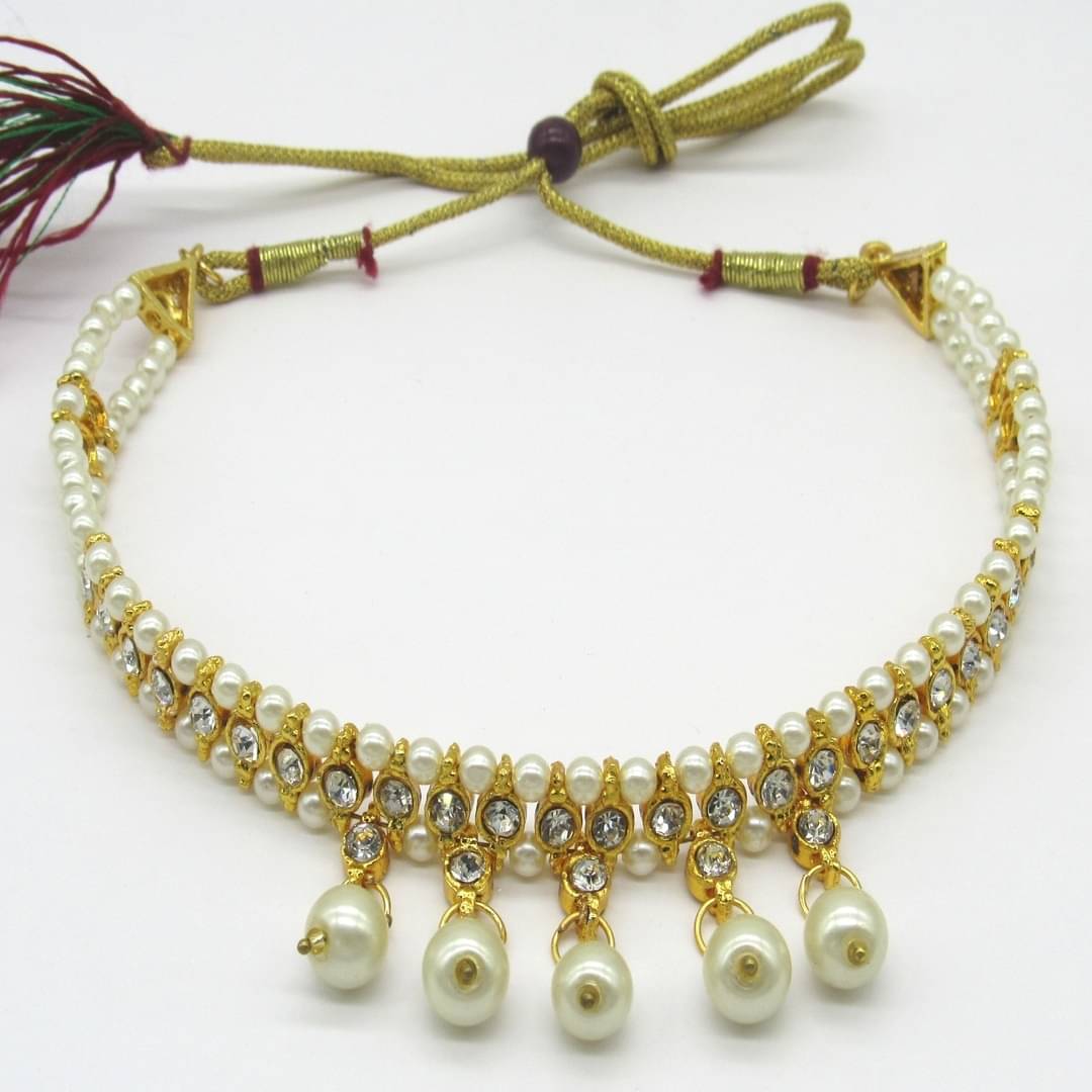     			SHREE MAULI CREATION Golden Alloy Necklace ( Pack of 1 )