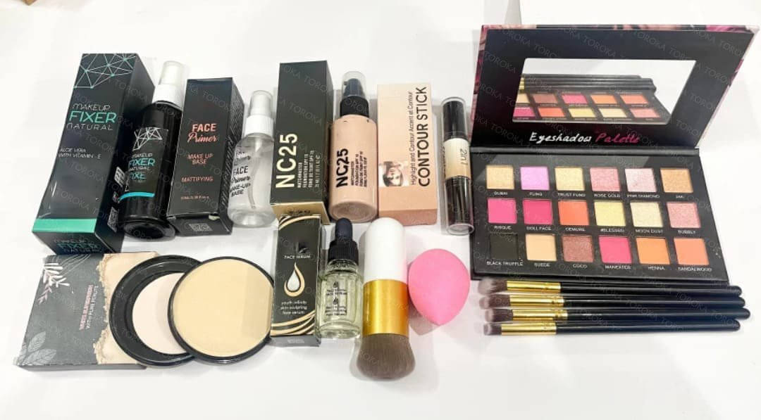     			Toroka Makeup Kit ( EYE SHADOW::FIXER::PRIMER::EYELINER )