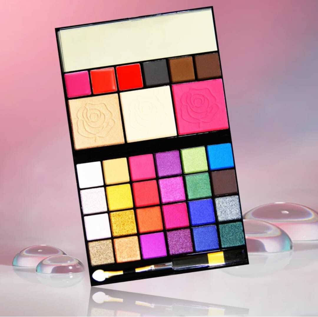     			Toroka Makeup Kit ( EYE SHADOW )