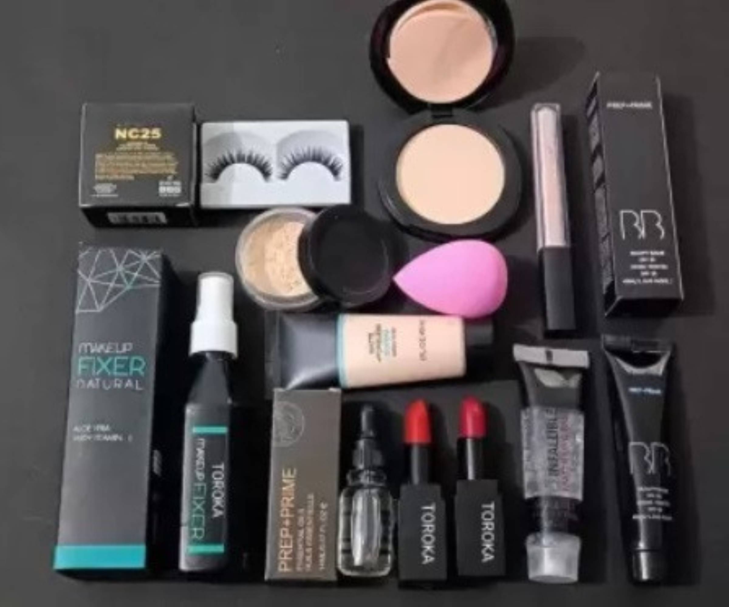     			Yelgo Makeup Kit ( combo kit )