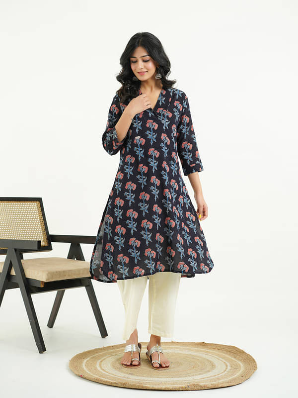 Goodhand Women Cotton Printed Straight Kurti ( Black ) Goodhand Women Cotton Printed Straight Kurti ( Black )