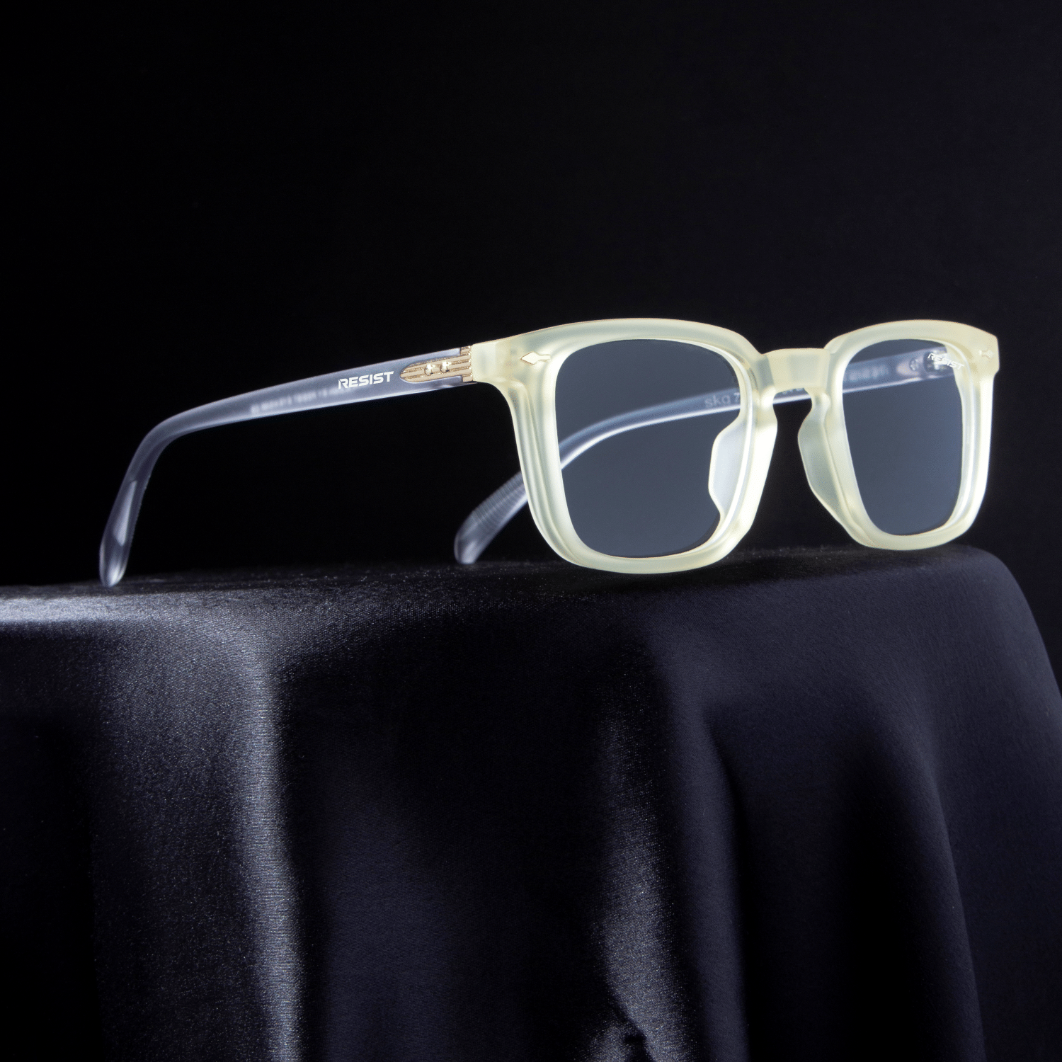 RESIST EYEWEAR Yellow Rectangular Sunglasses ( Pack of 1 ) RESIST EYEWEAR Yellow Rectangular Sunglasses ( Pack of 1 )