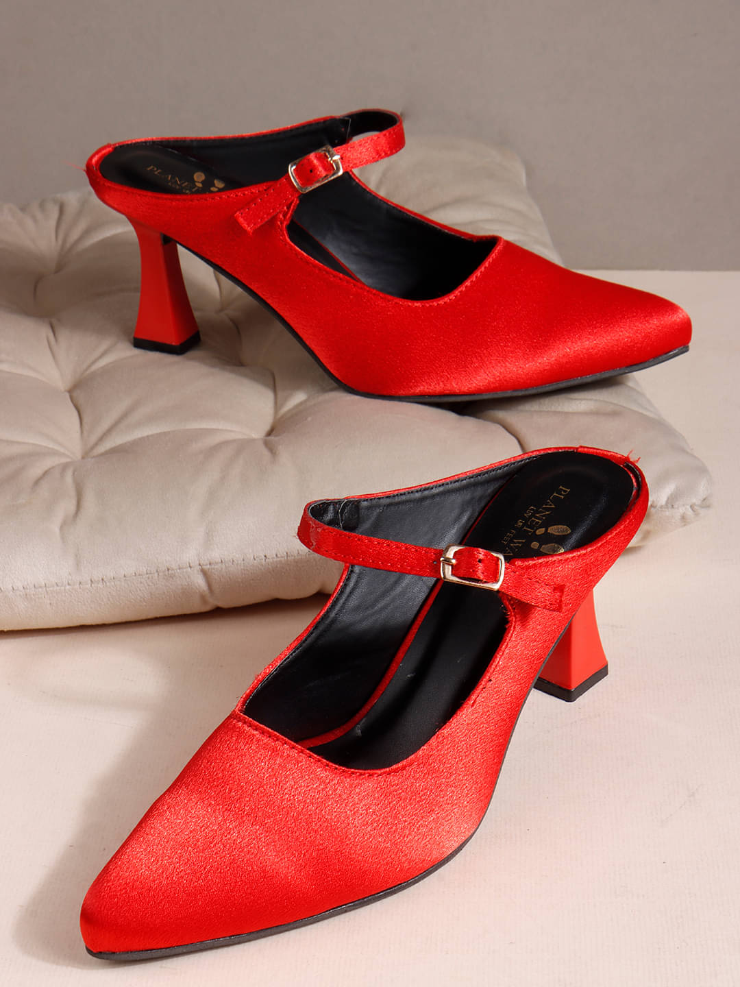     			PLANET WALK Red Women's Pumps Heels