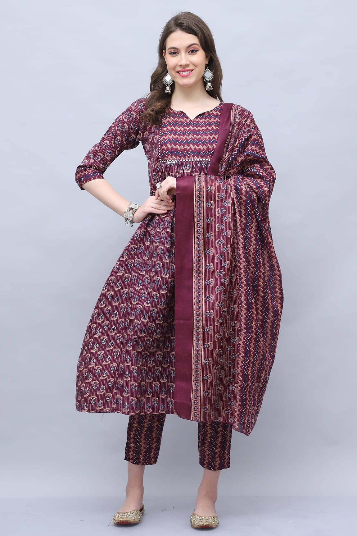     			wonder weave Women Cotton Blend Printed Flared Kurti With Pants ( Wine )