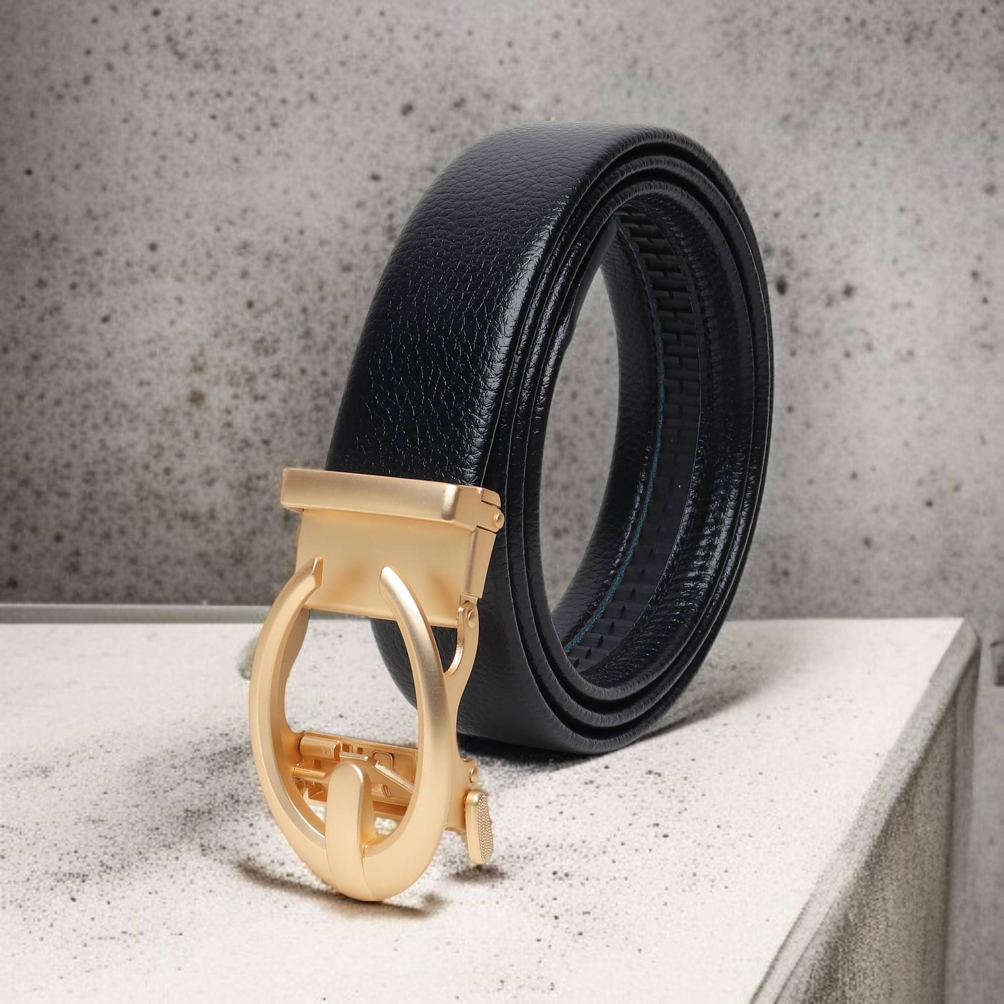    			Loopa - Black Synthetic Men's Formal Belt ( Pack of 1 )