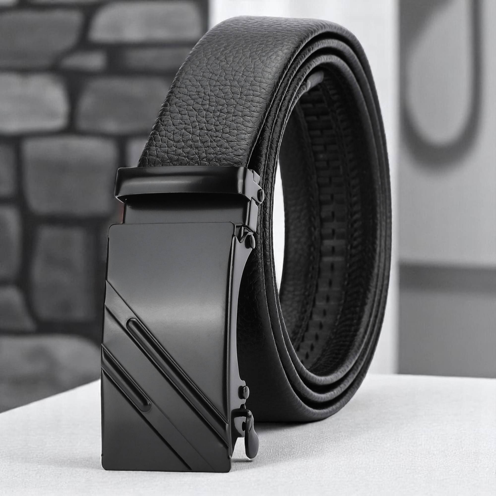     			Loopa - Black Synthetic Men's Formal Belt ( Pack of 1 )