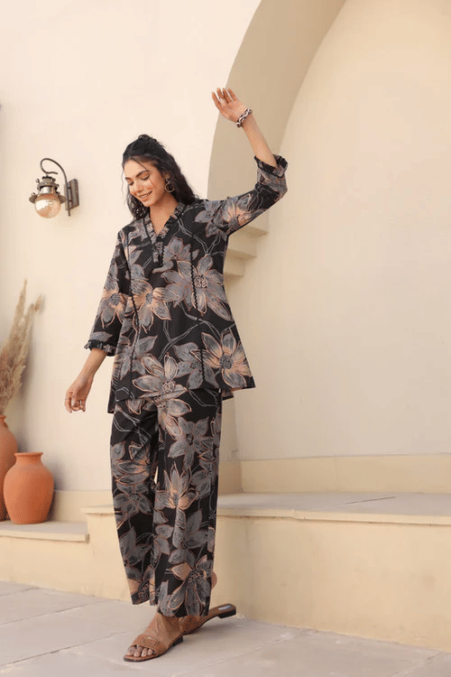     			vesta exports Women Printed Top With Trousers Co-Ord Set ( Black )