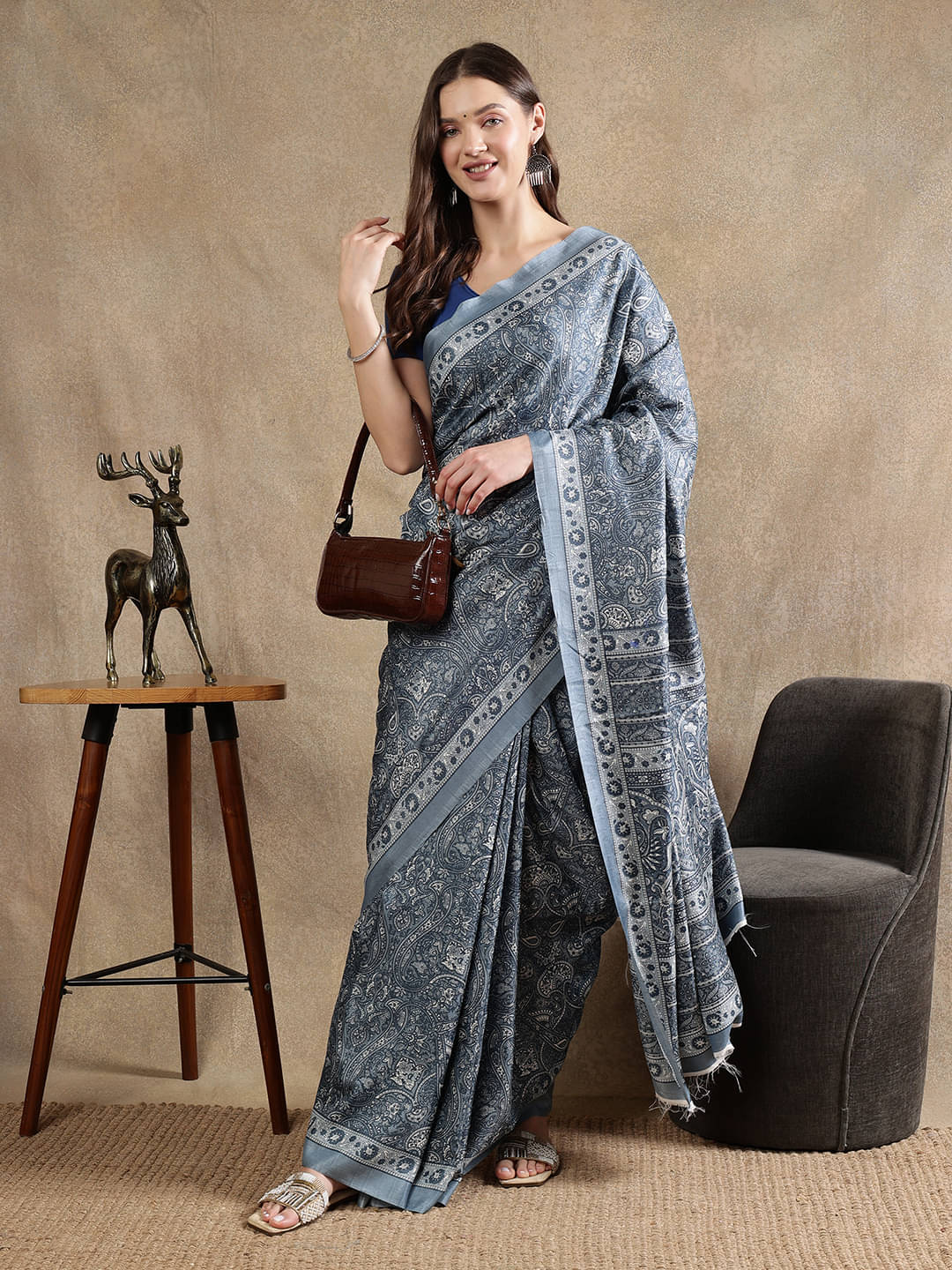     			Baloobi Silk Blend Printed Saree With Stitched Blouse ( Grey )
