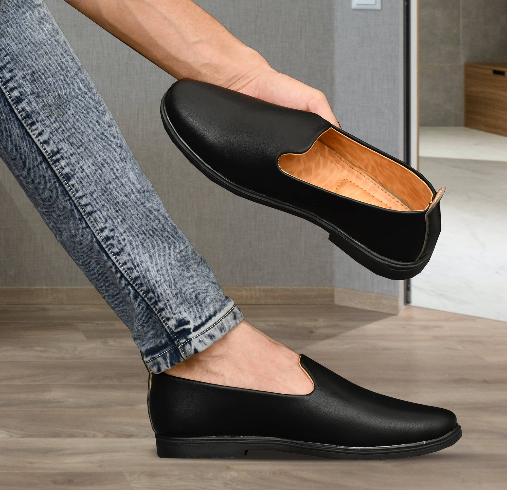     			Groofer Black Men's Slip on