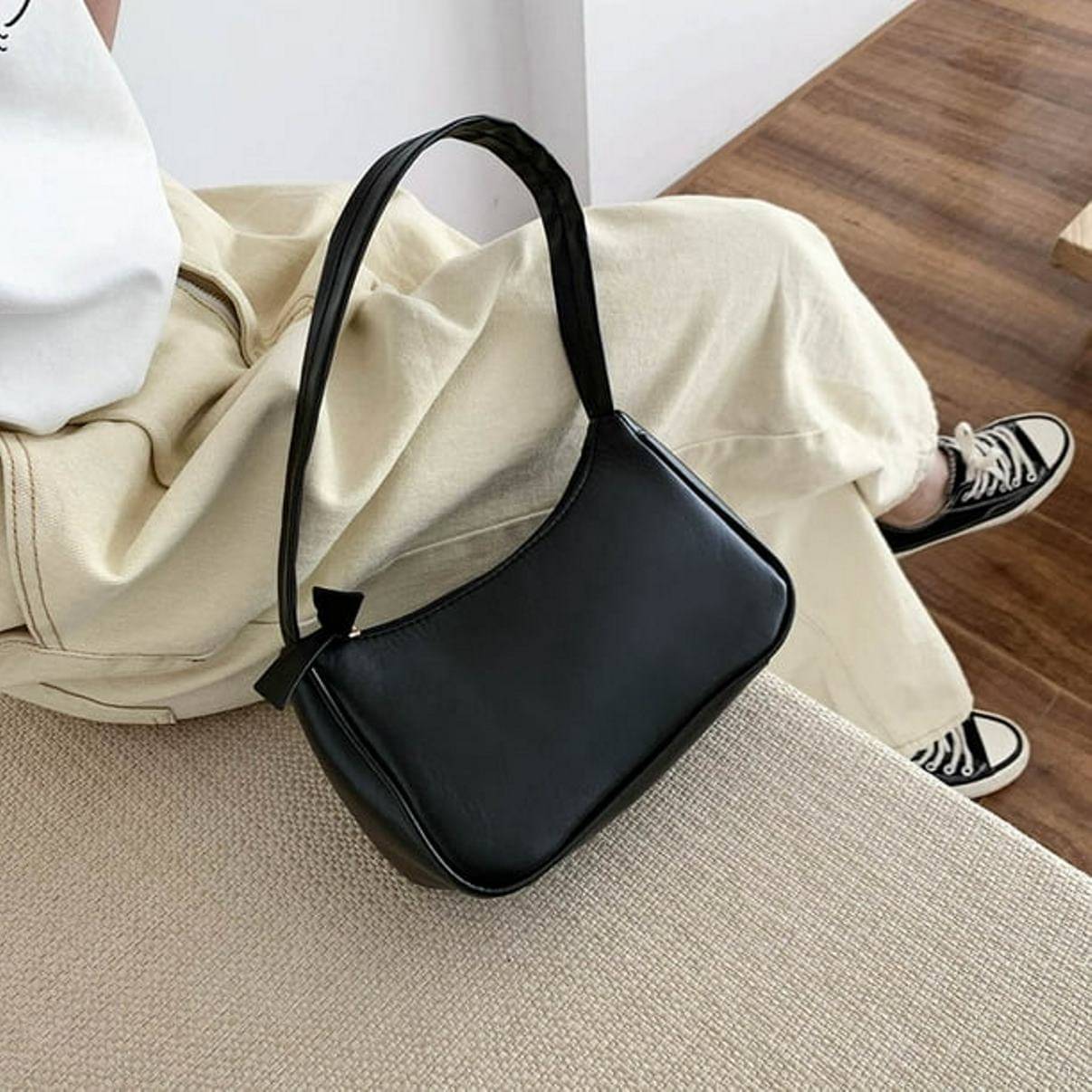     			MI PLUS Sling Bag PU Set of 1 ( Black )
