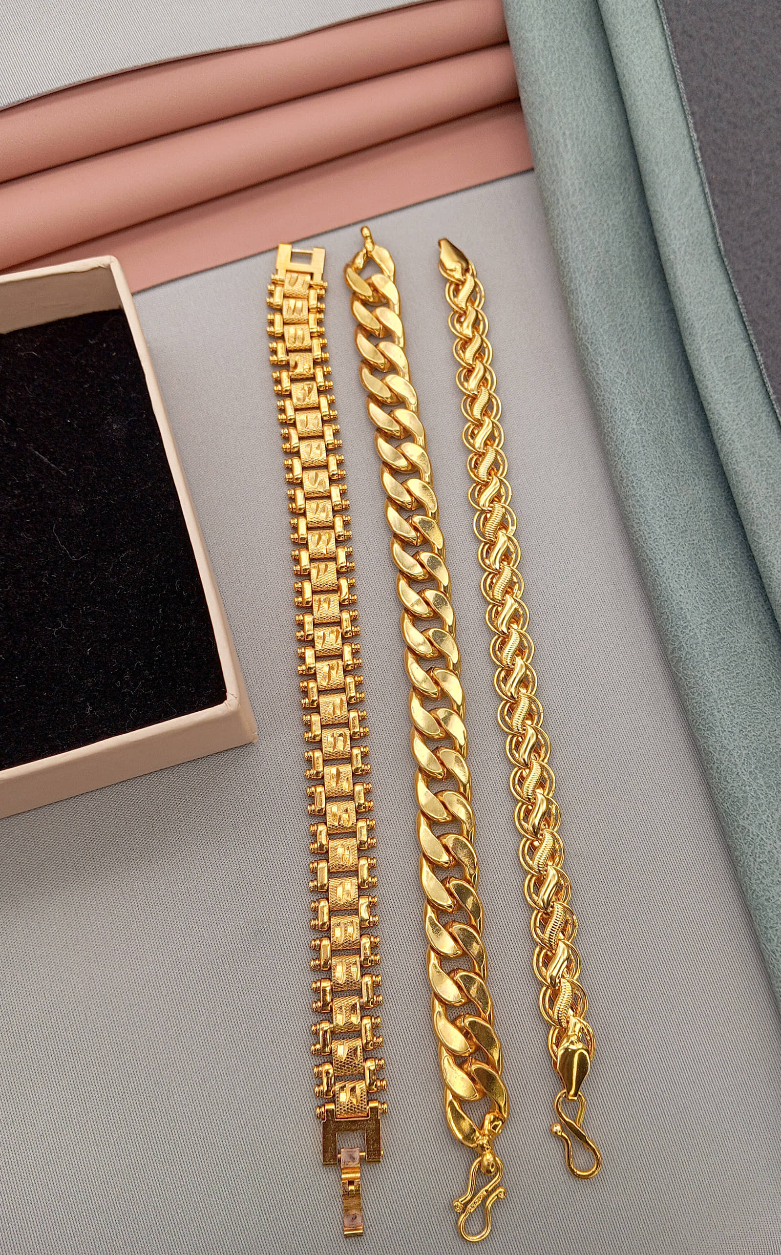 RANEM Gold Bracelet ( Pack of 1 ) - Bangles & Bracelets | Buy online on ZillyBuy