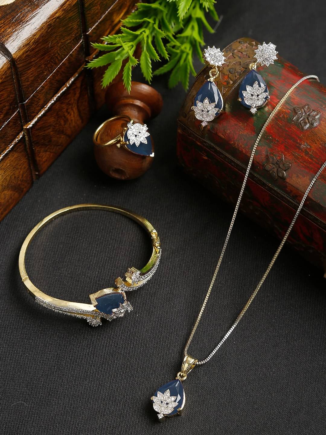     			YOUBELLA Blue Alloy Necklace Set ( Pack of 1 )