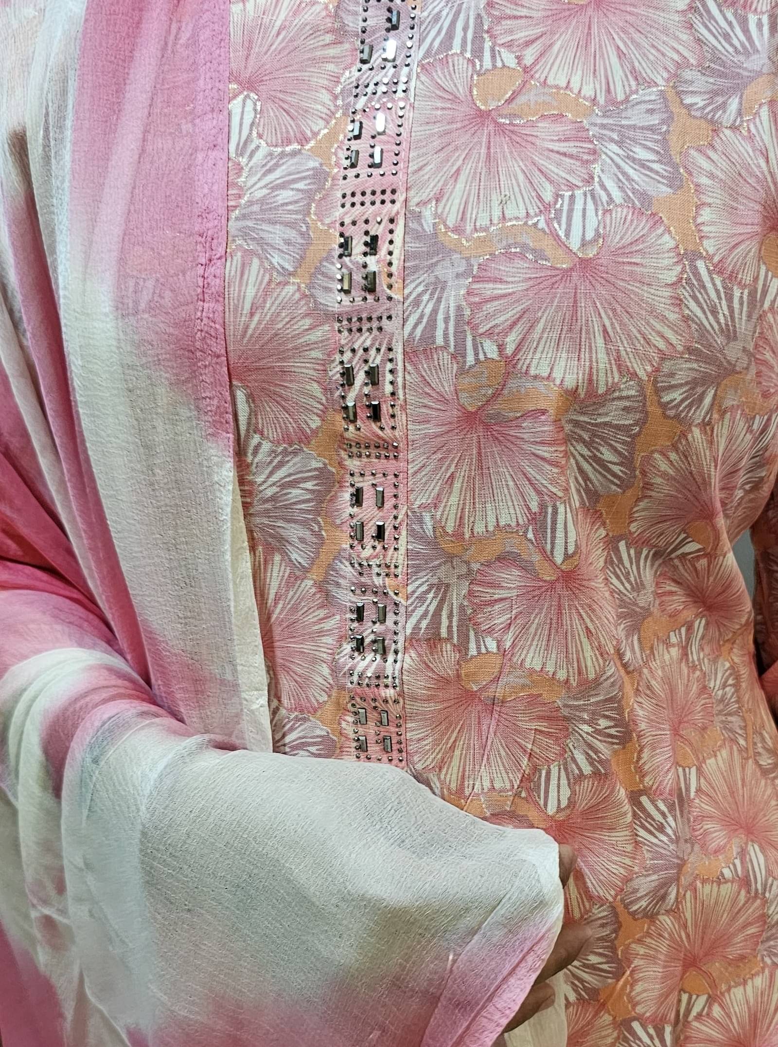     			SHREE MARUTINANDAN Women Cotton Printed Straight Kurti With Pants ( Peach )