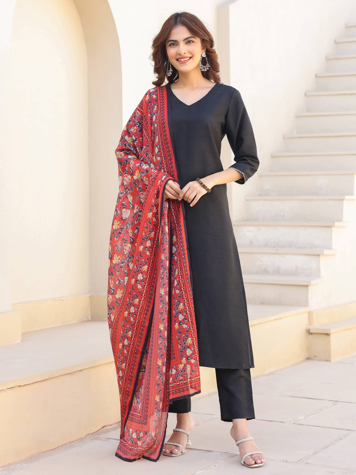 Janasya Women Silk Blend Solid Straight Kurti With Pants ( Black ) Janasya Women Silk Blend Solid Straight Kurti With Pants ( Black )