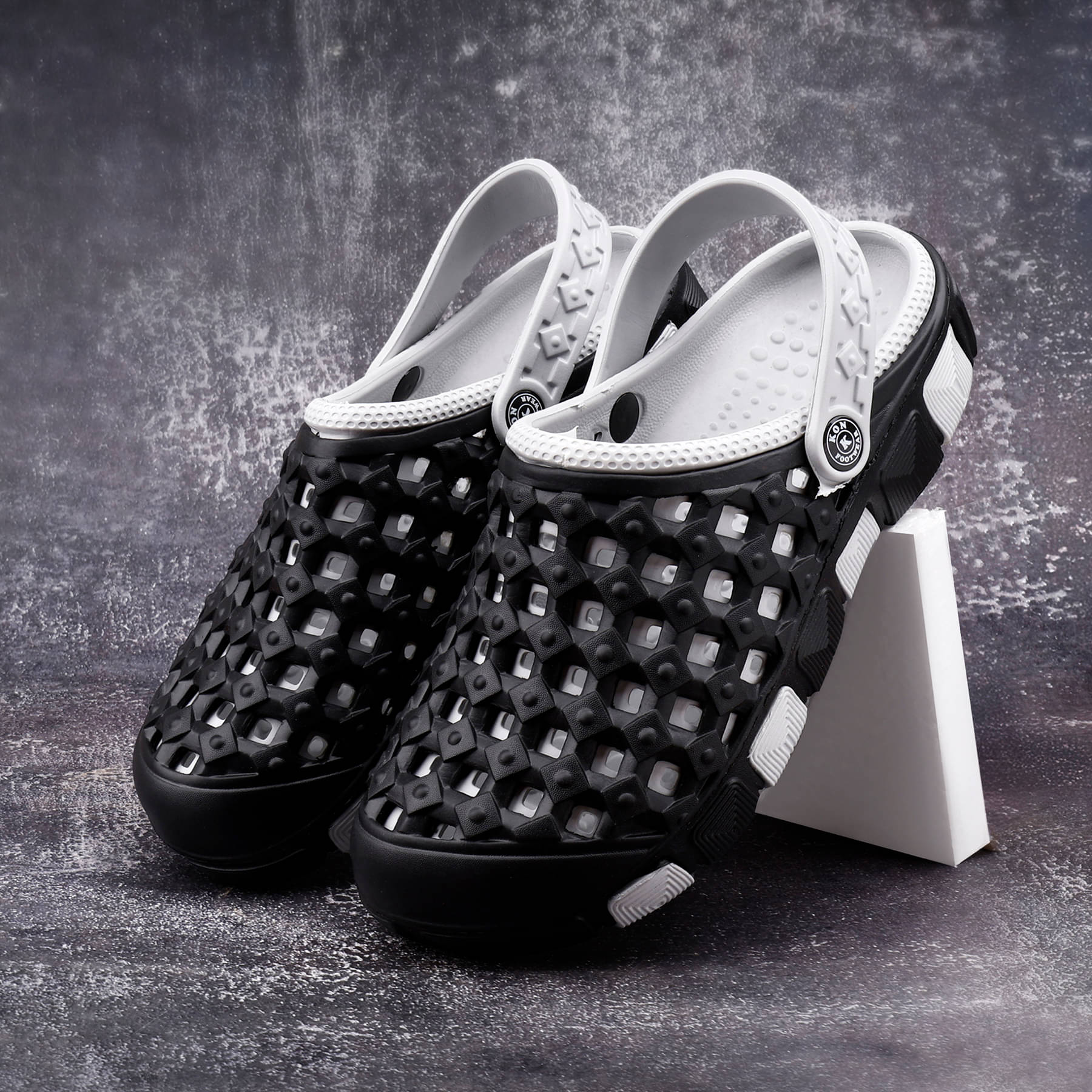     			TR - Black,Grey Men's Clogs