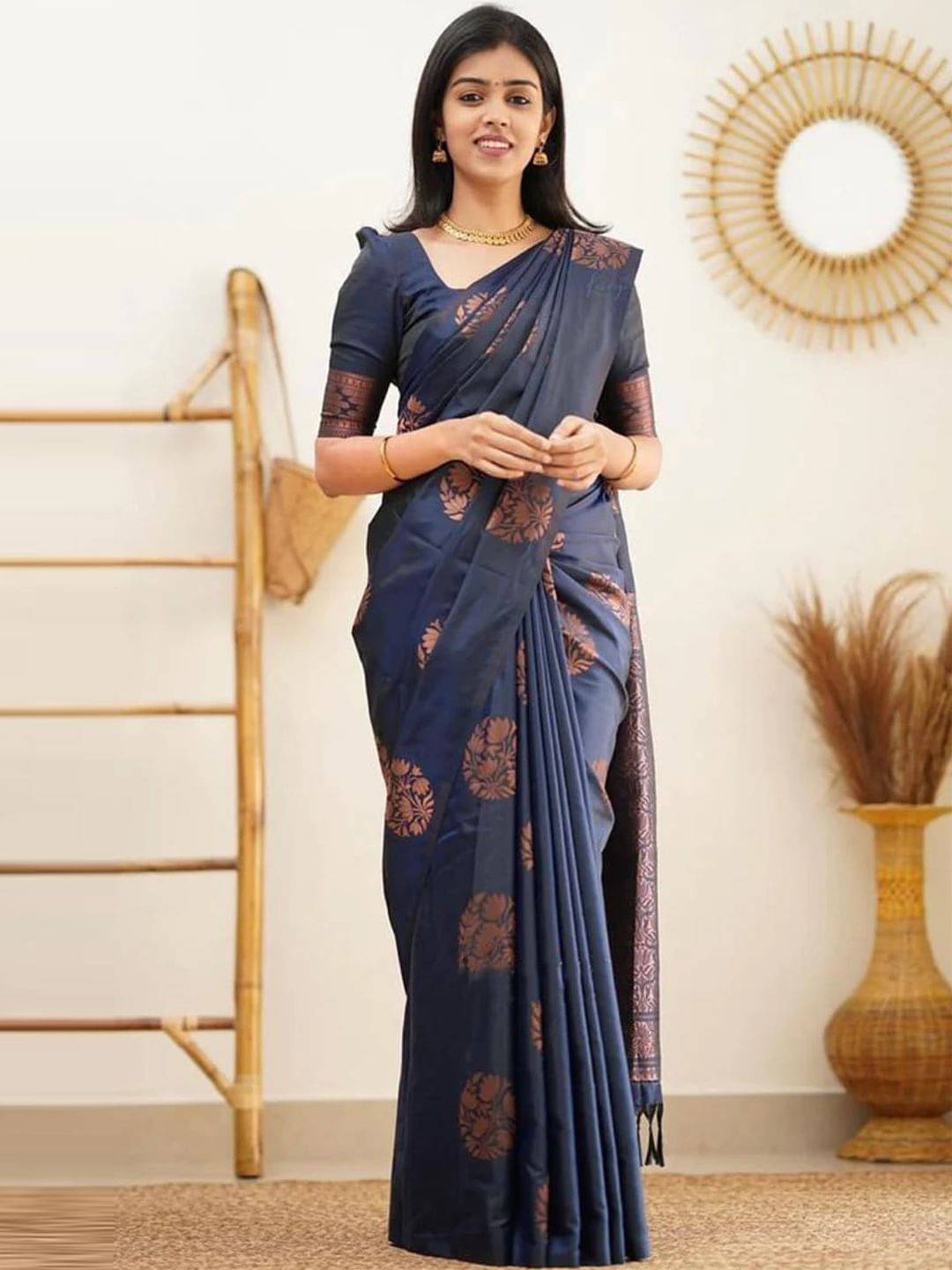     			Keyura Jacquard Self Design Banarasi saree With Unstitched Blouse Piece ( Navy Blue )