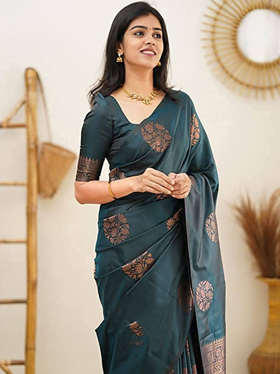    			Keyura Jacquard Self Design Banarasi saree With Unstitched Blouse Piece ( Light Green )