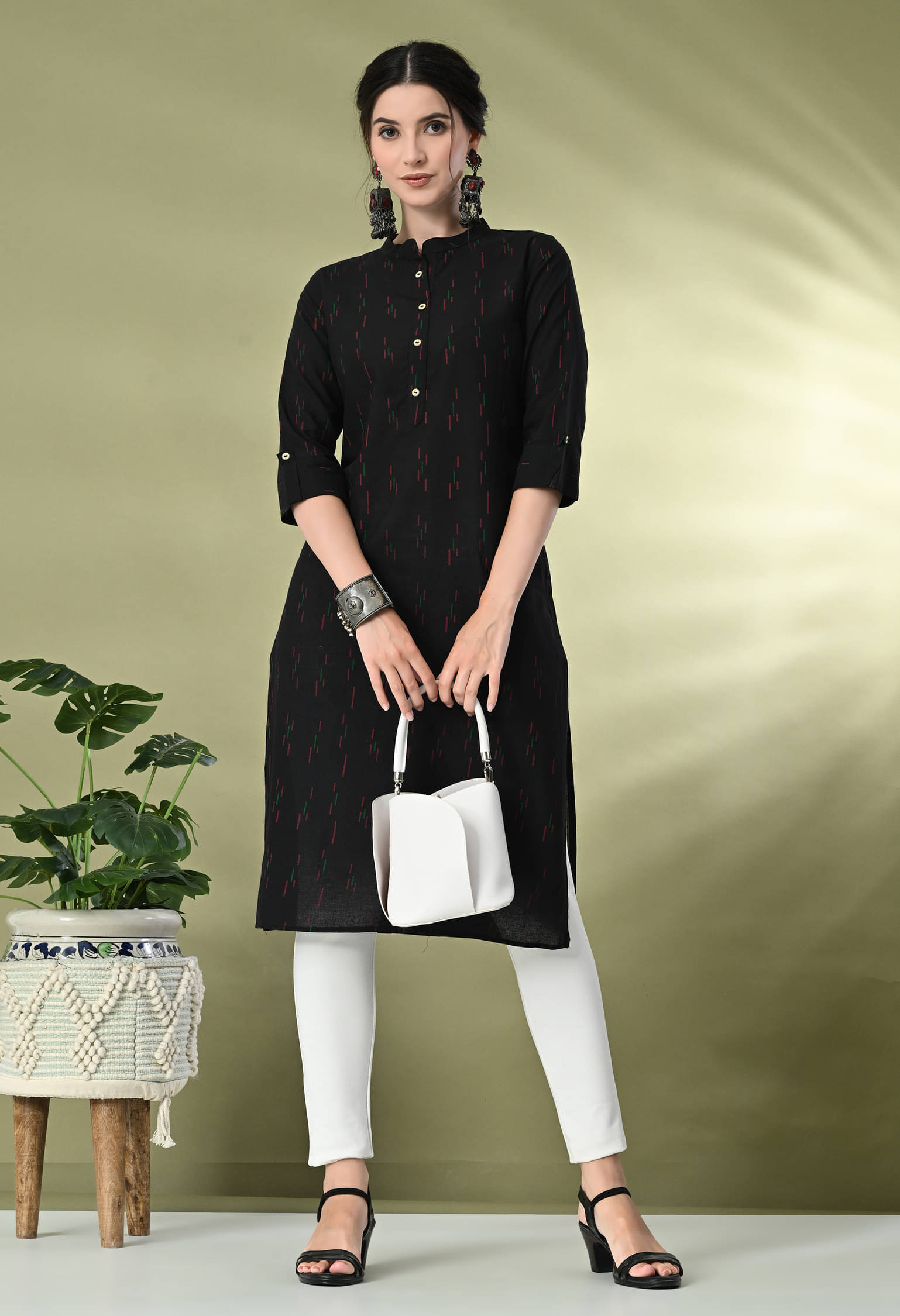     			Metafab Women Cotton Printed Straight Kurti ( Black )