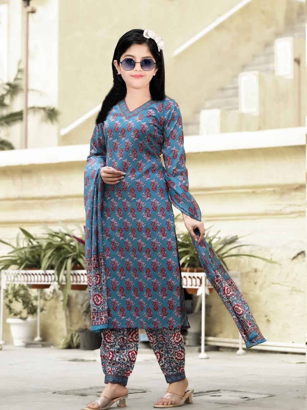     			Aika Girls Cotton Blend Kurti with Pants ( Pack of 1 , Blue )