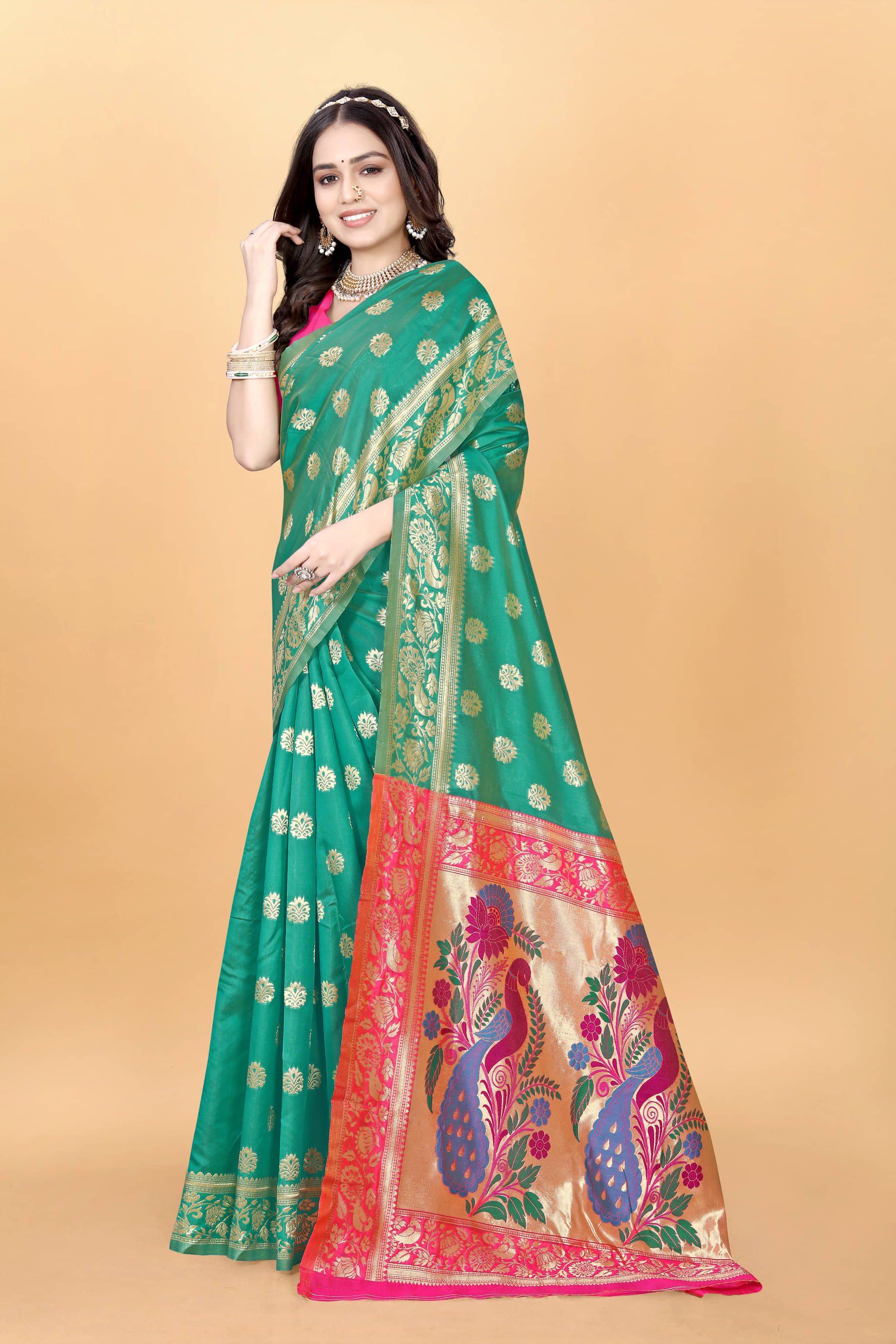     			DHAYNA AND REEWA FASHION Jacquard Woven Kanjeevaram Sarees With Unstitched Blouse Piece ( Light Green )