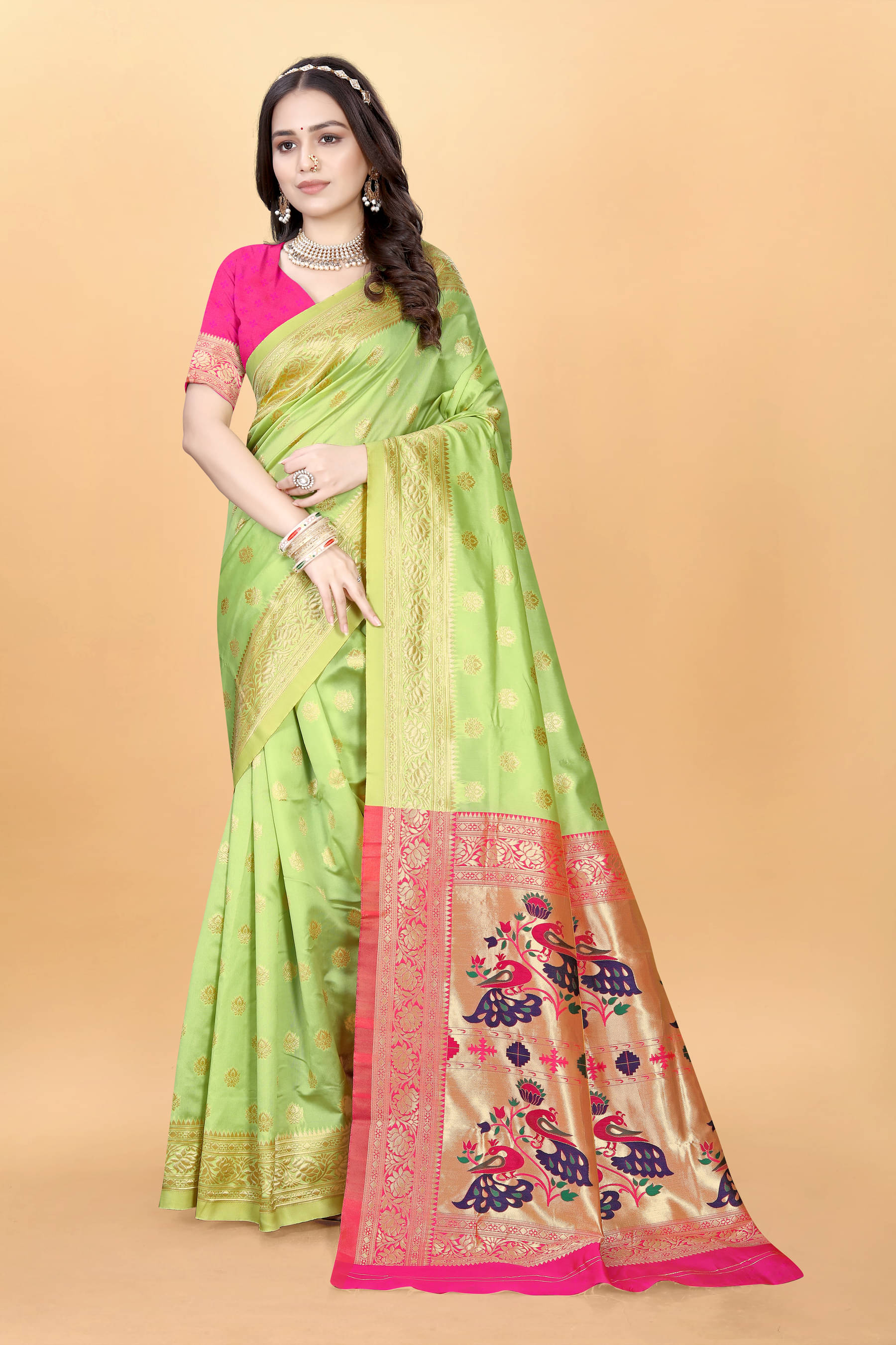     			DHAYNA AND REEWA FASHION Jacquard Woven Banarasi saree With Unstitched Blouse Piece ( Lime Green )