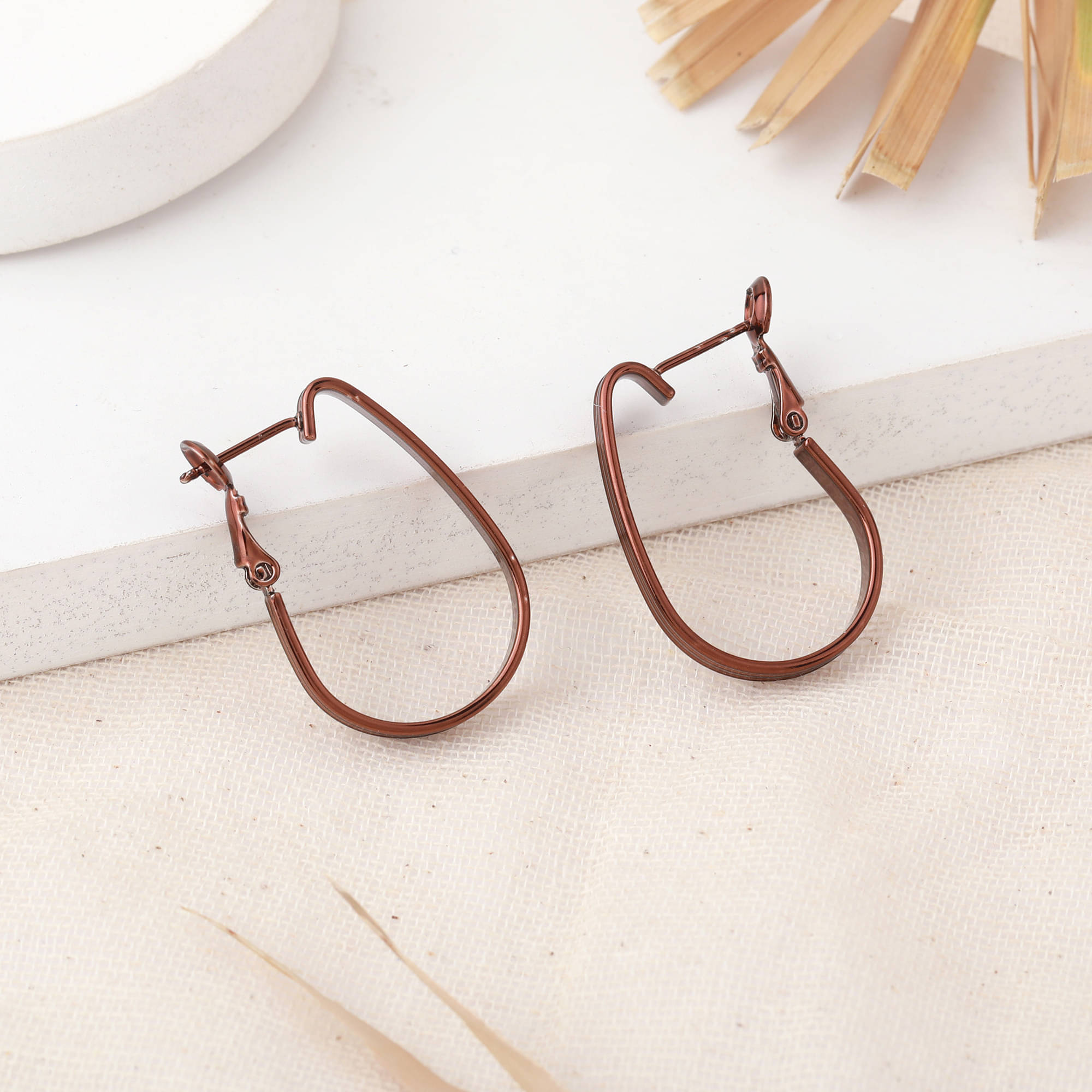    			Estele Brown Hoops Earrings ( Pack of 1 )